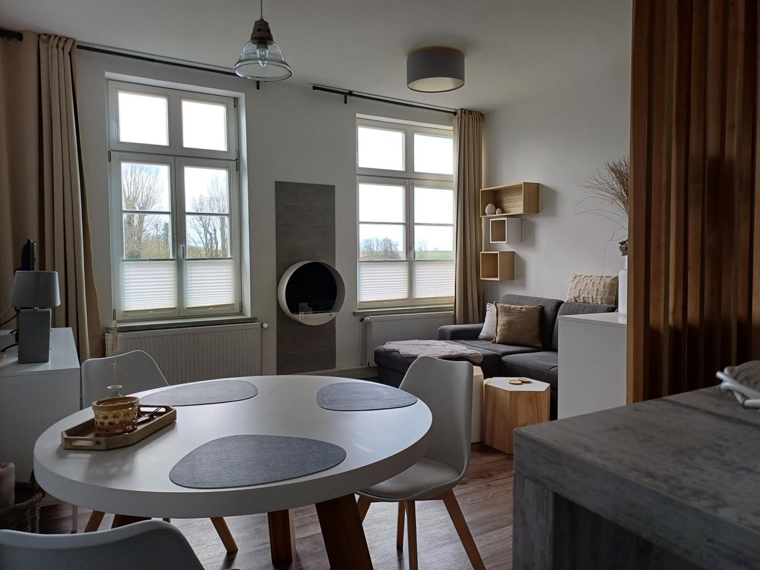 Apartment 5 photo 3