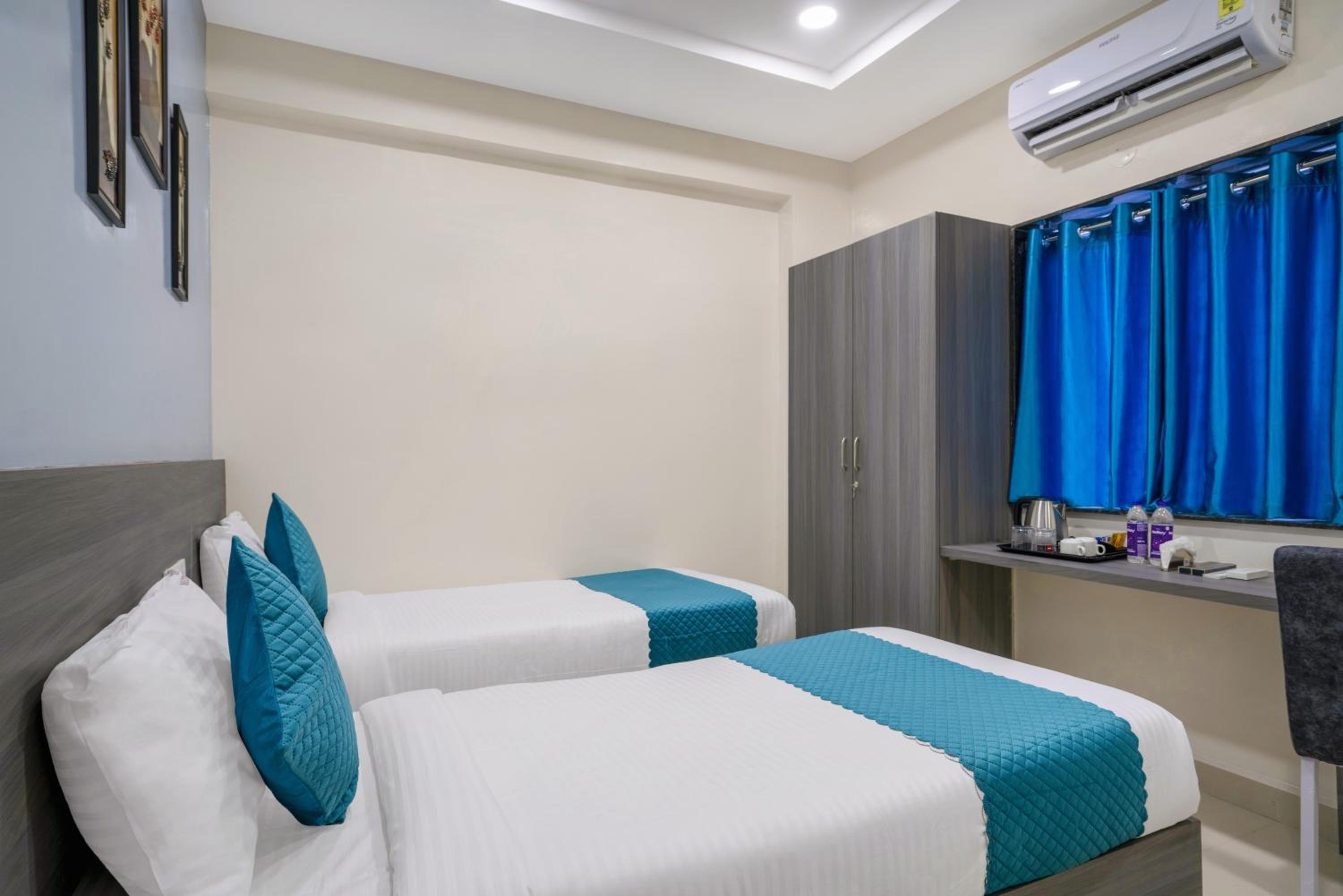 Deluxe Twin Room - Photo 17