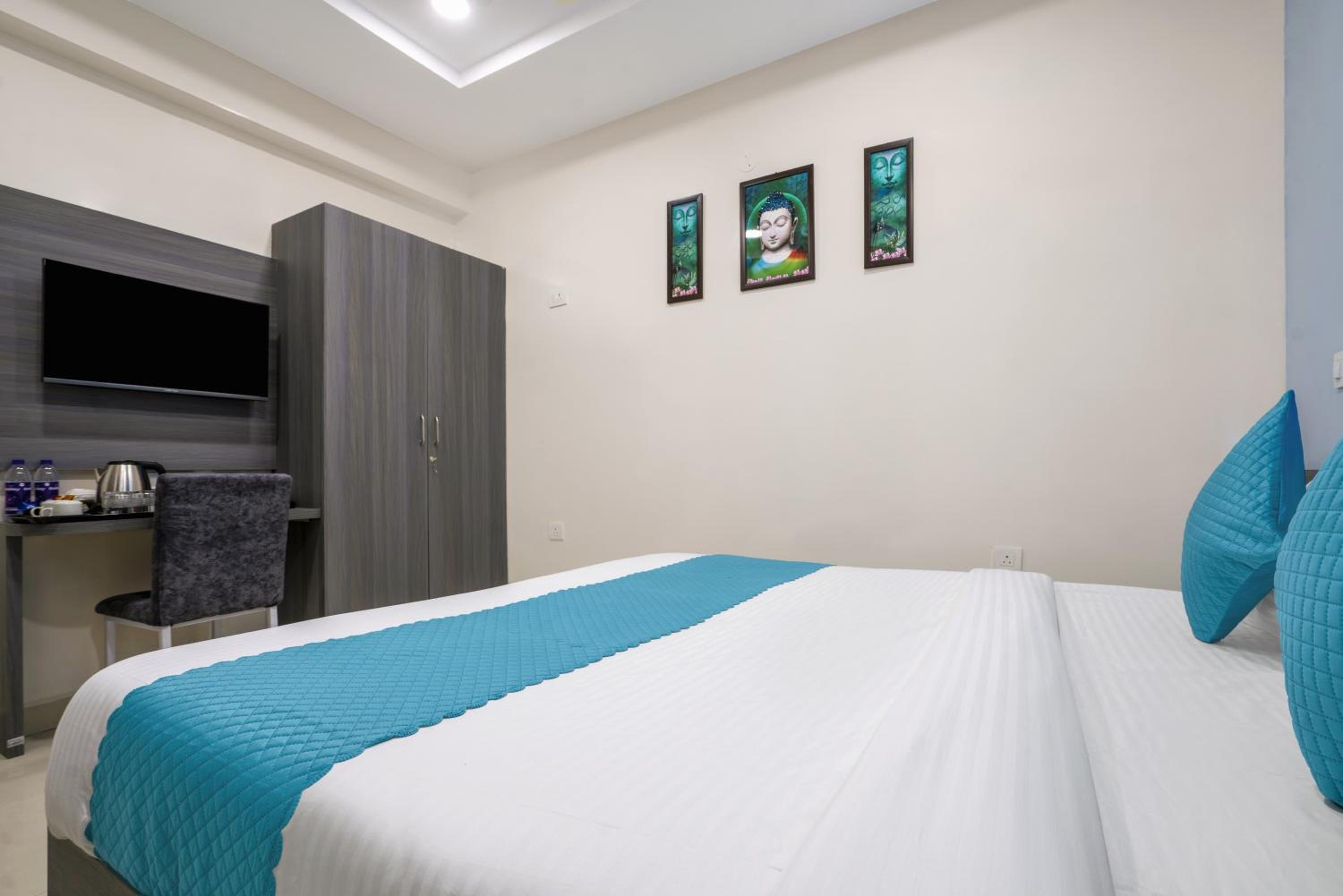 Deluxe Double Room - Photo 15