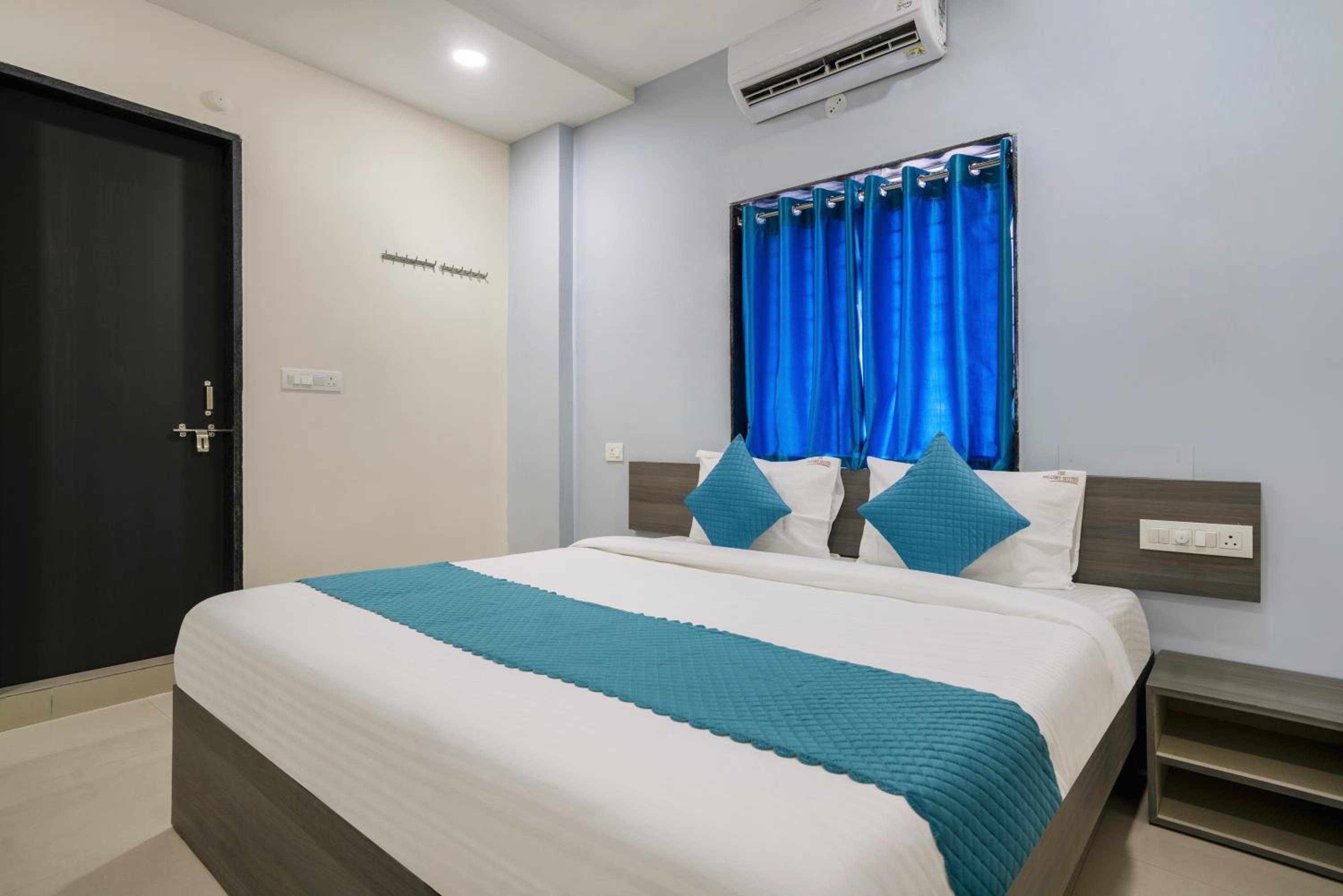 Deluxe Double Room - Photo 12
