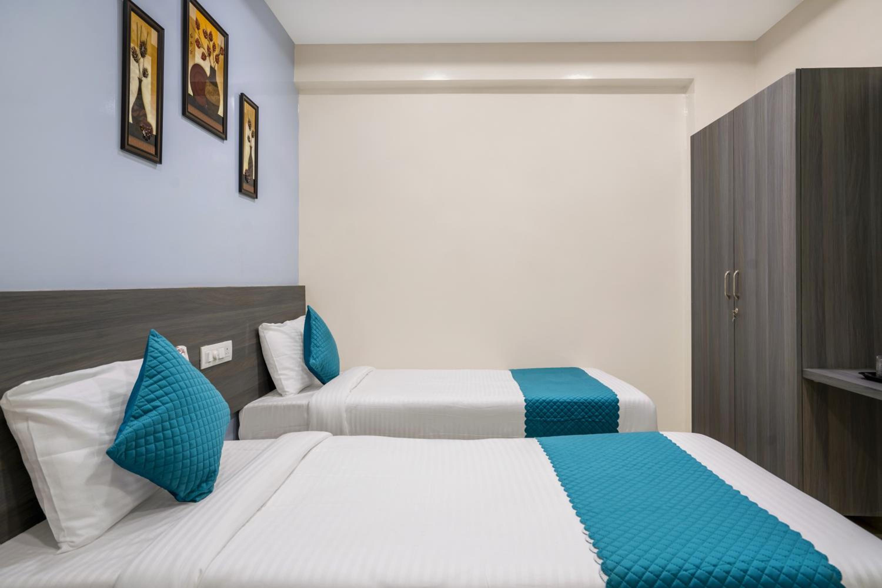 Deluxe Twin Room - Photo 7