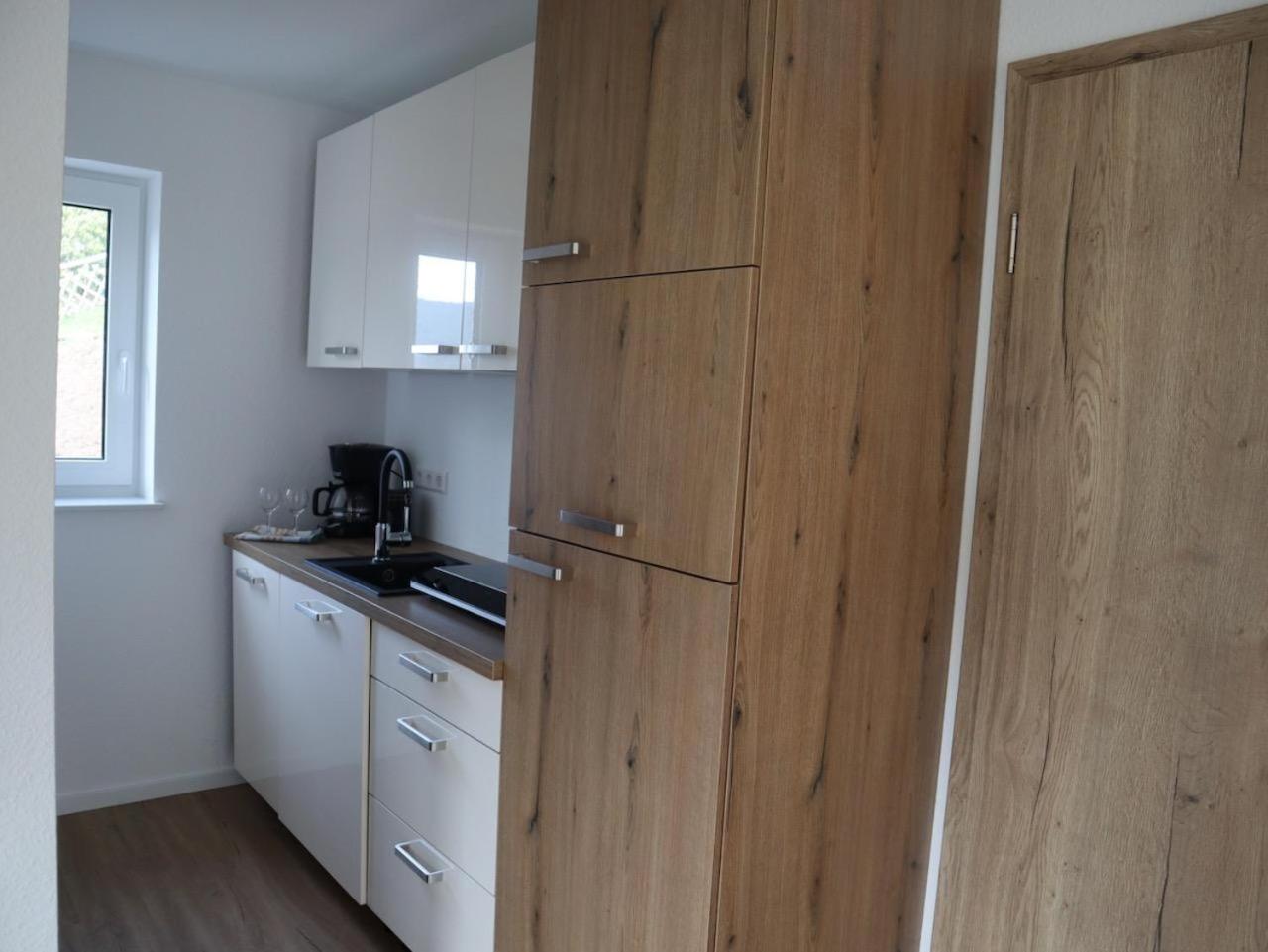 One-Bedroom Apartment with Shower photo 2
