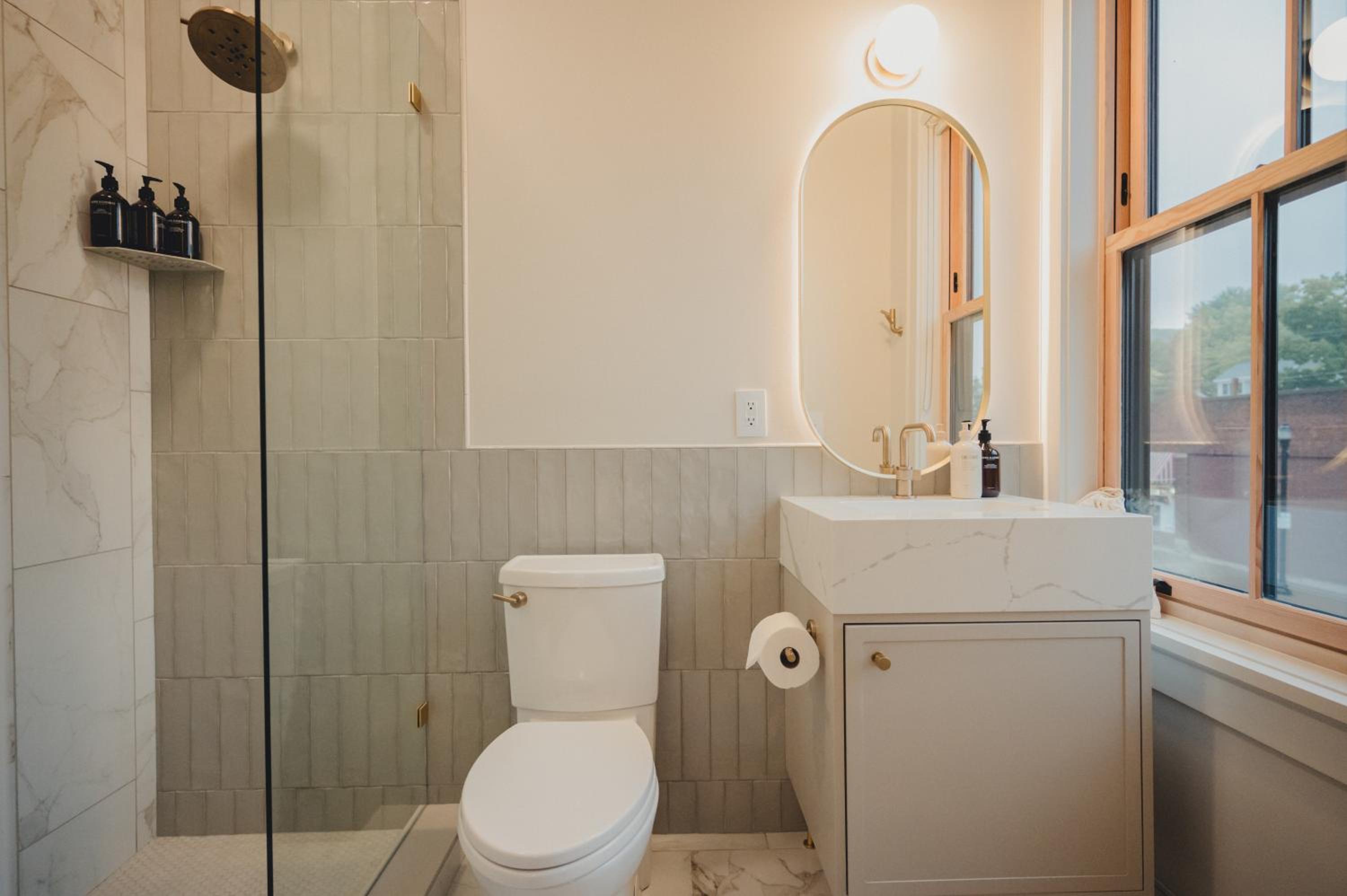 Superior King Suite - Photo 5