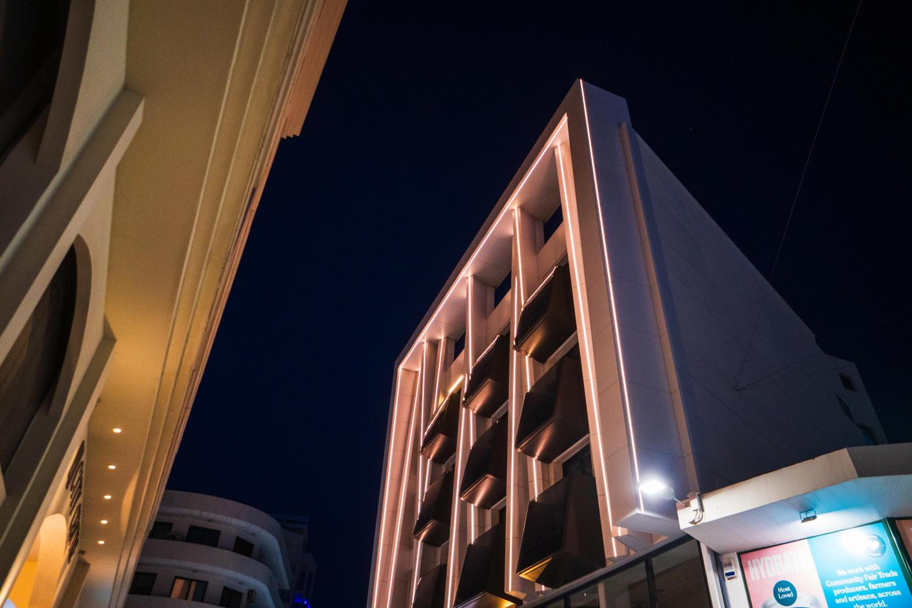 Two-Bedroom Deluxe Apartment with Balcony photo 2
