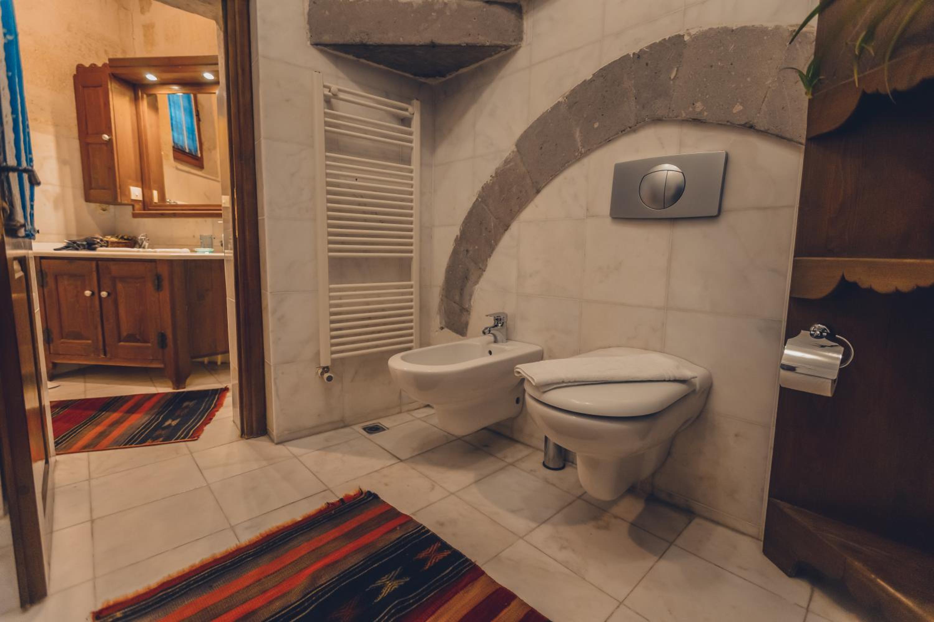 Standard Double or Twin Room - Photo 14