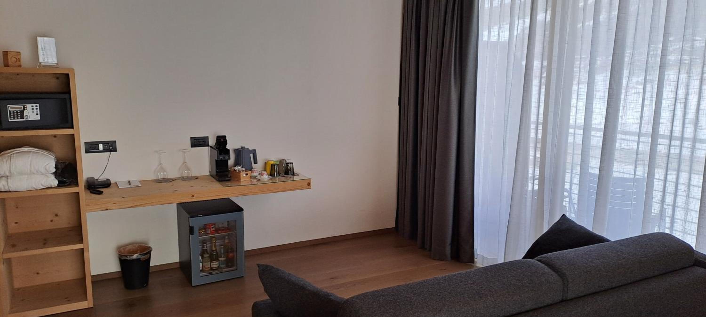 Deluxe Double or Twin Room - Photo 10