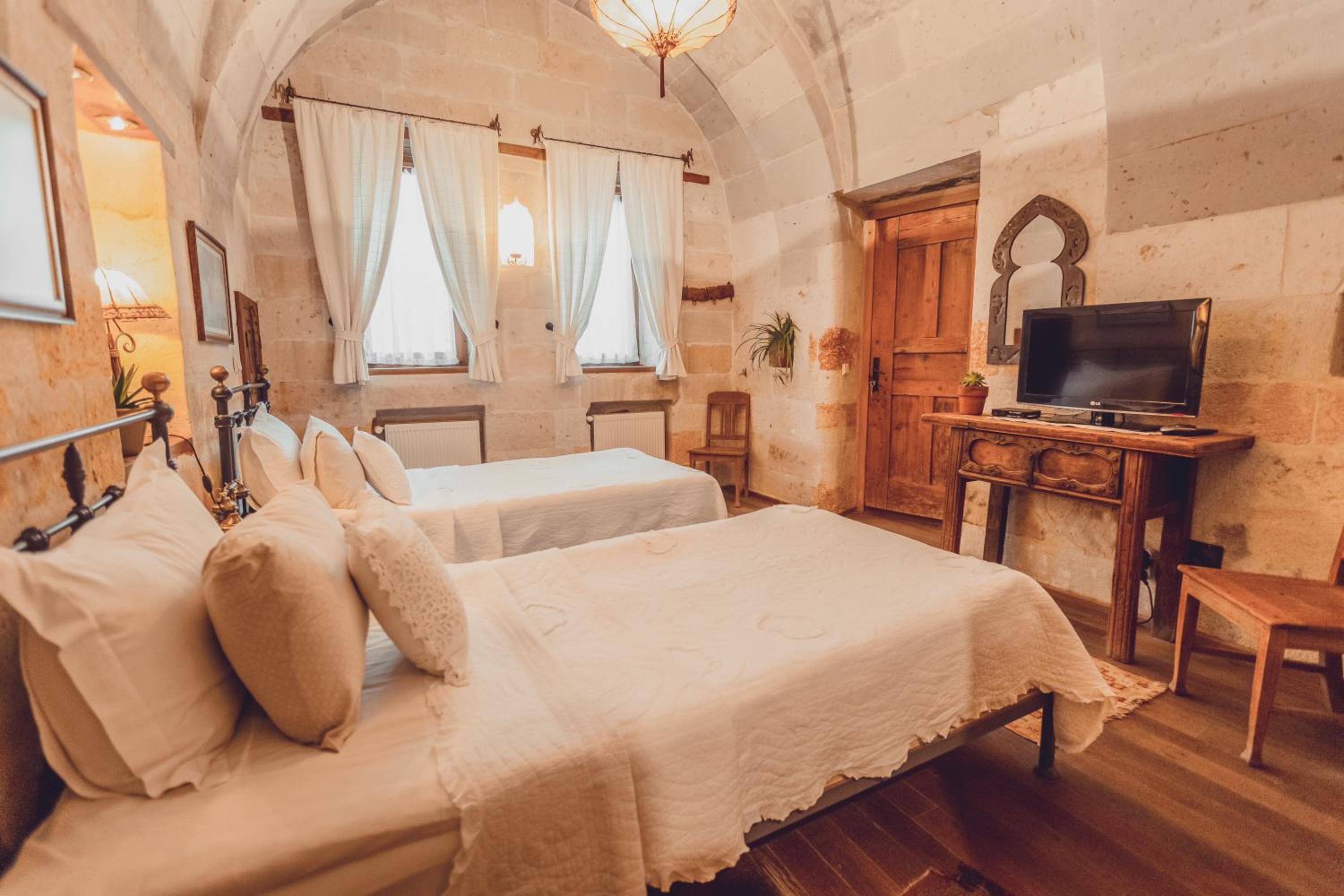 Standard Double or Twin Room - Photo 1