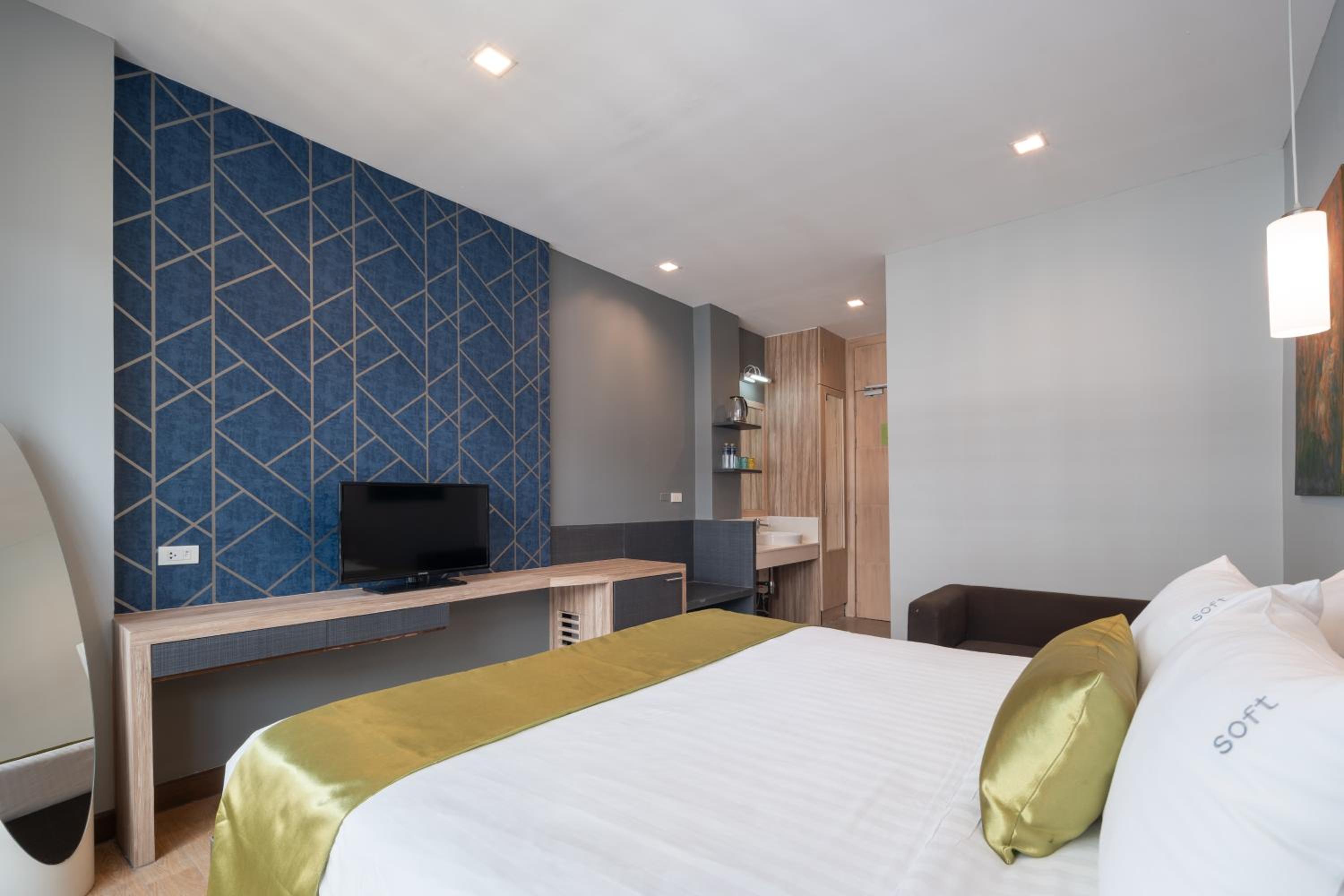 Deluxe Double or Twin Room photo 2