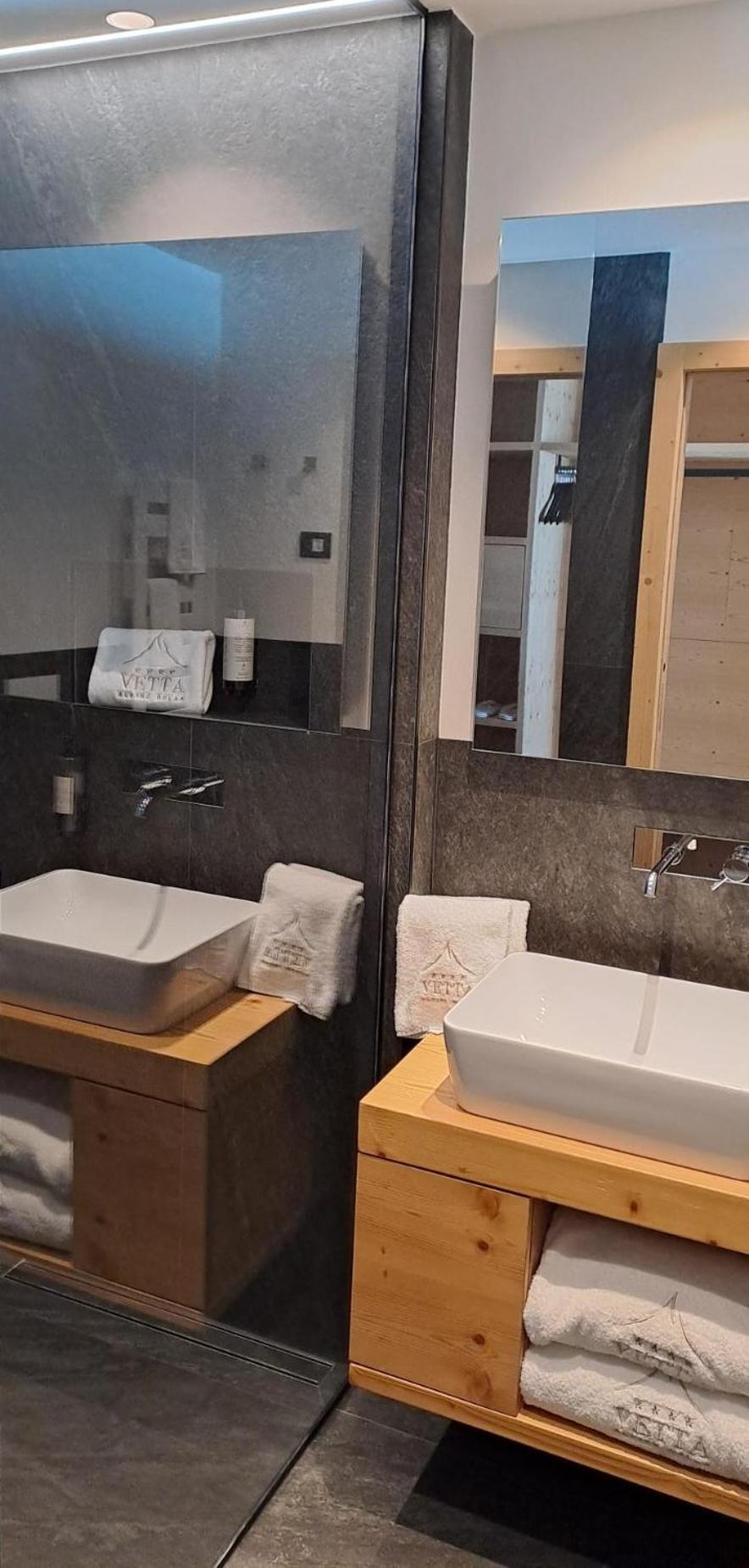 Superior Double or Twin Room with Mountain View - Photo 5