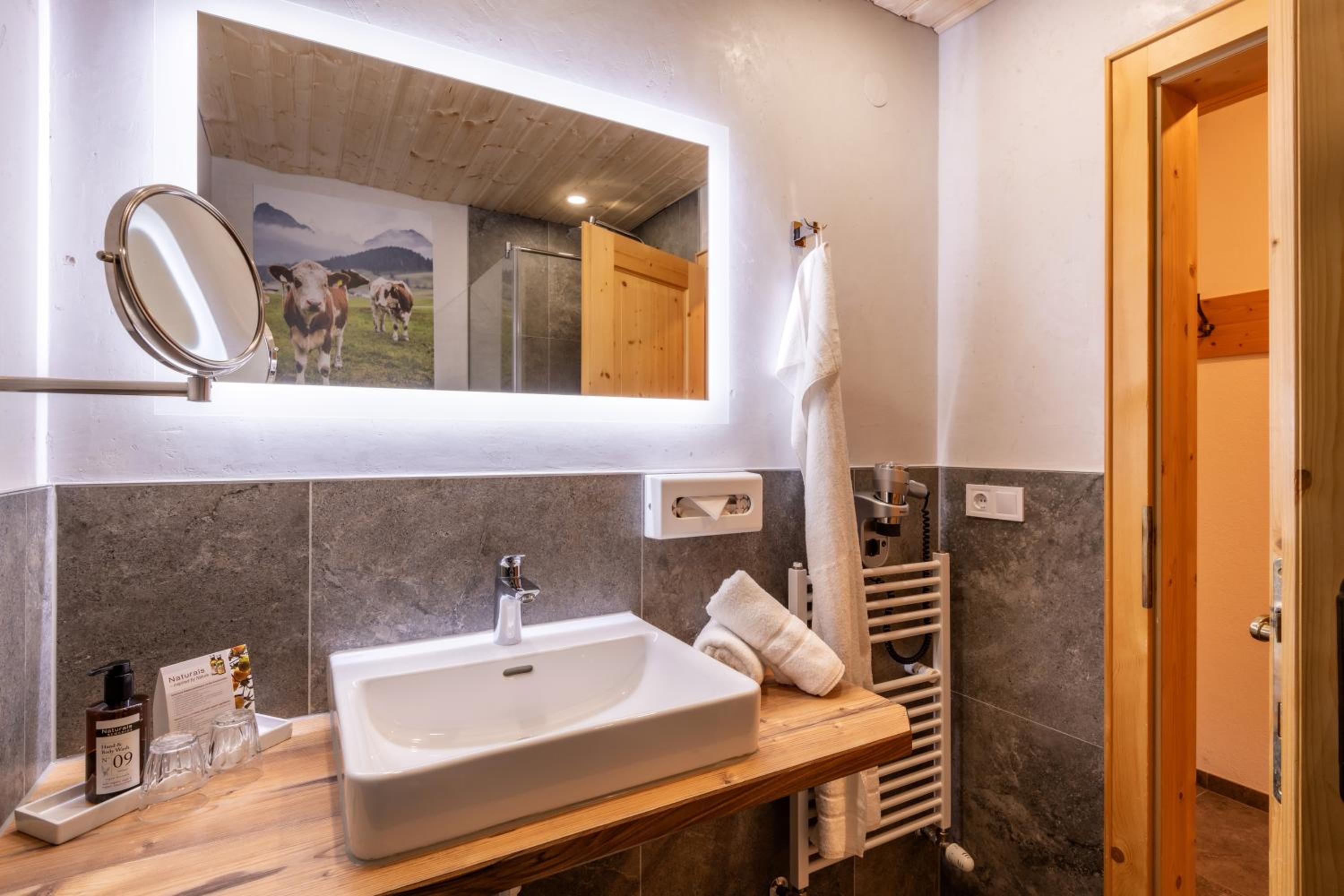 Double Room - Photo 9