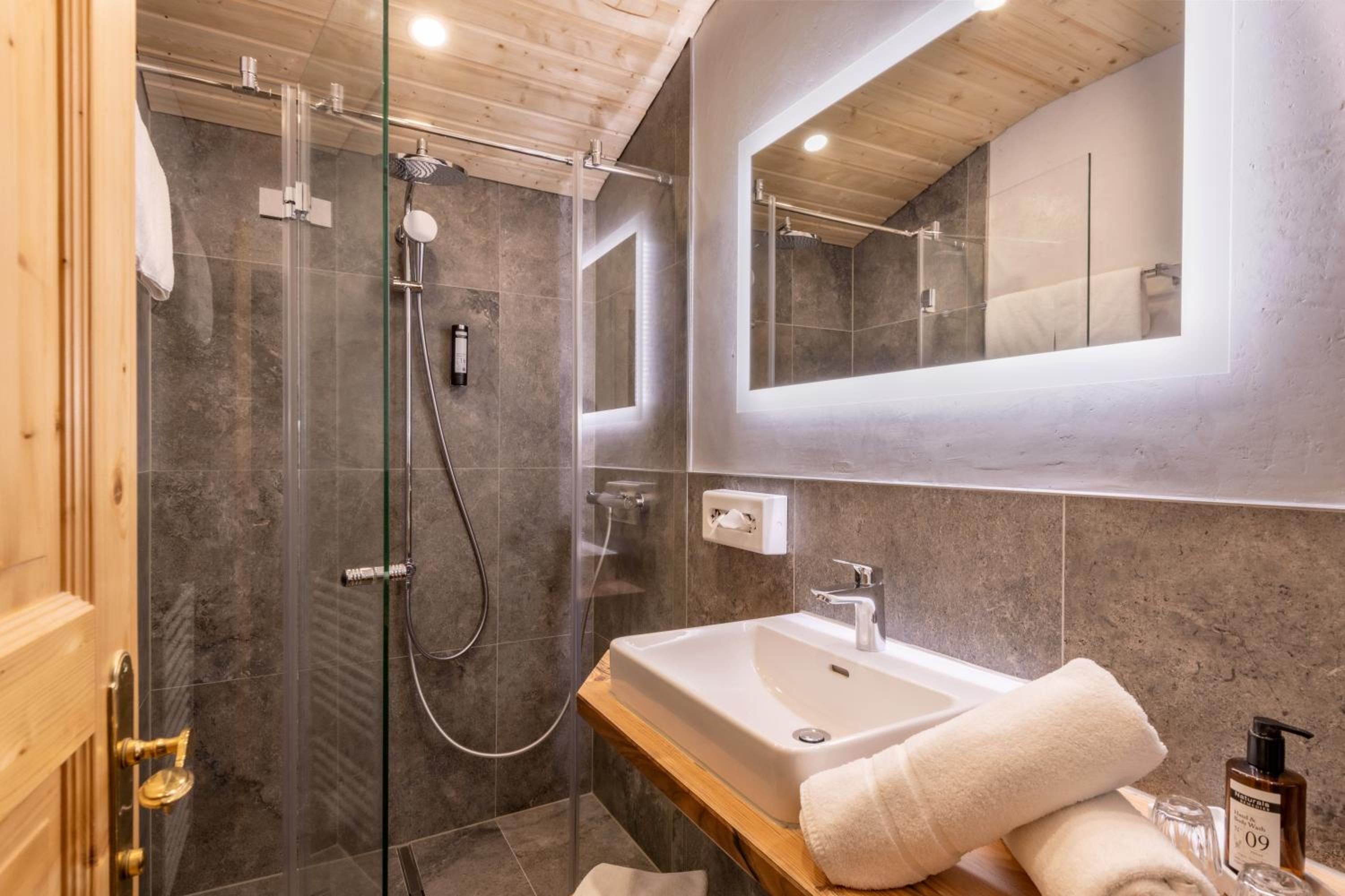 Double Room - Photo 2