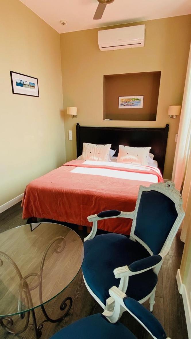 Deluxe Suite with Sea View photo 1