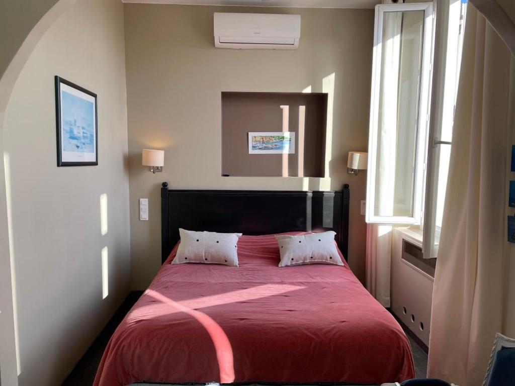 Deluxe Suite with Sea View photo 3