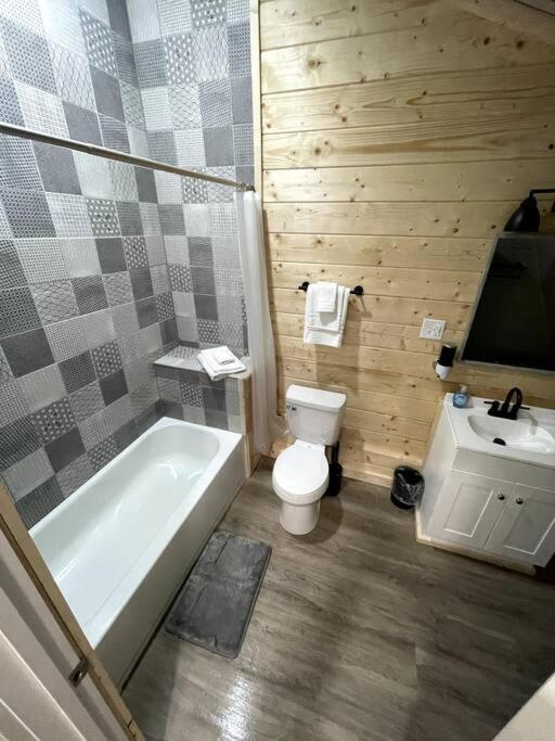 Two-Bedroom House photo 3