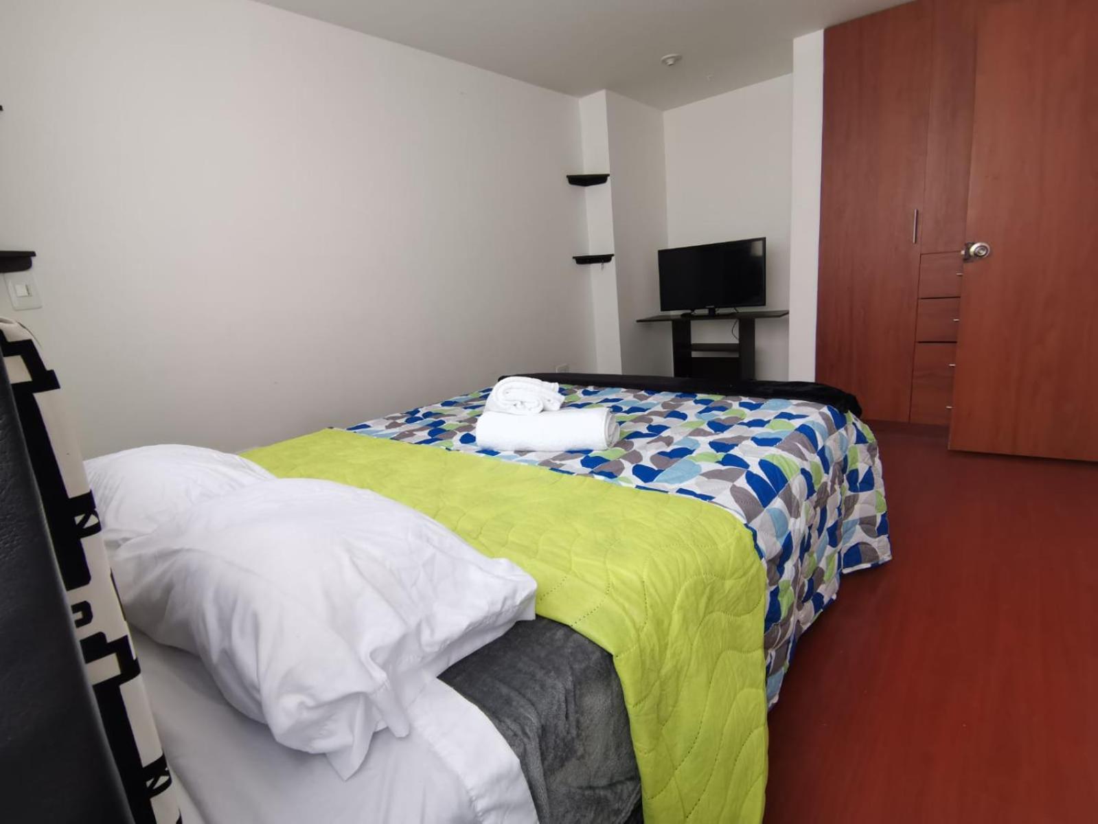 One-Bedroom Apartment photo 1