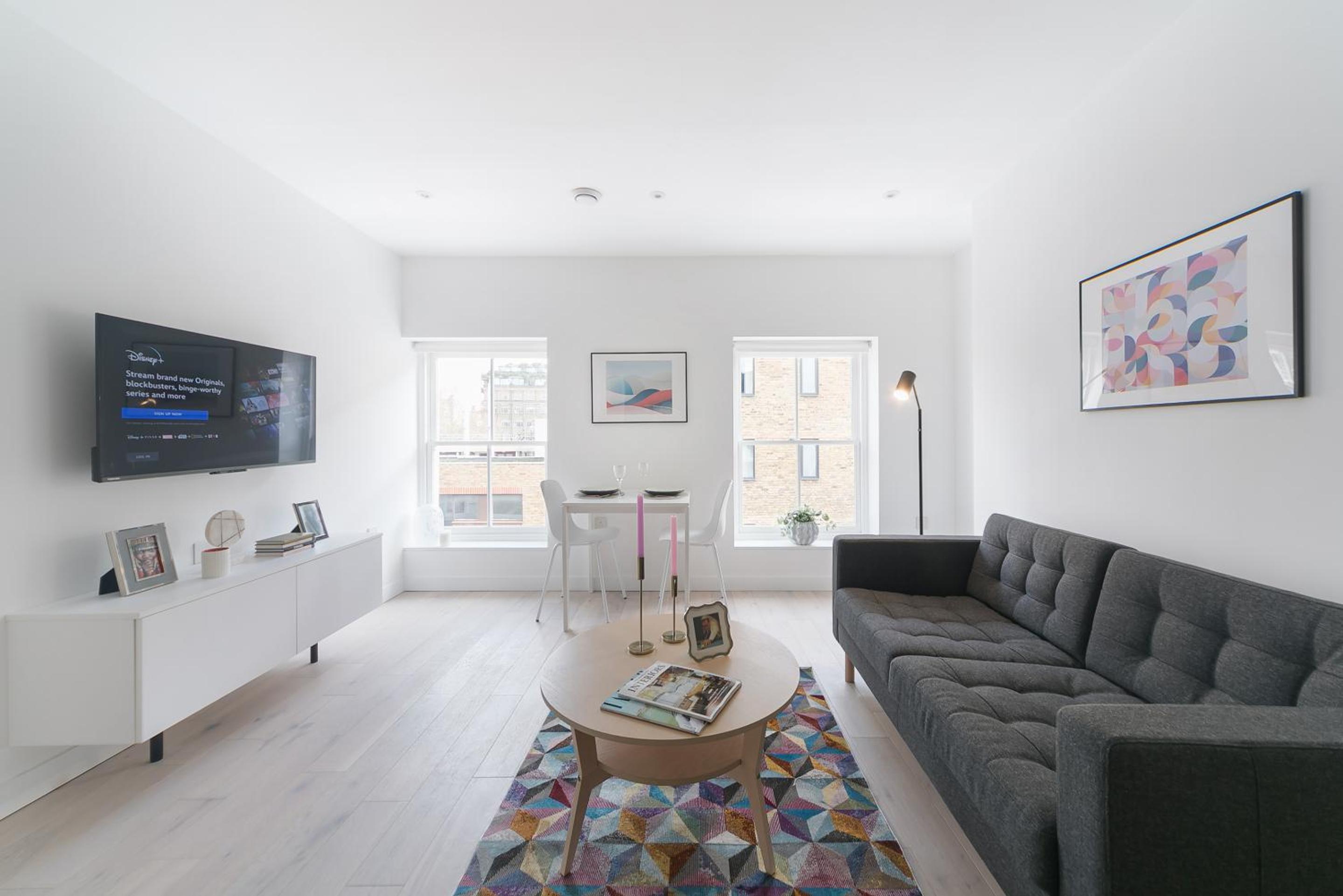 Standard One-Bedroom photo 1