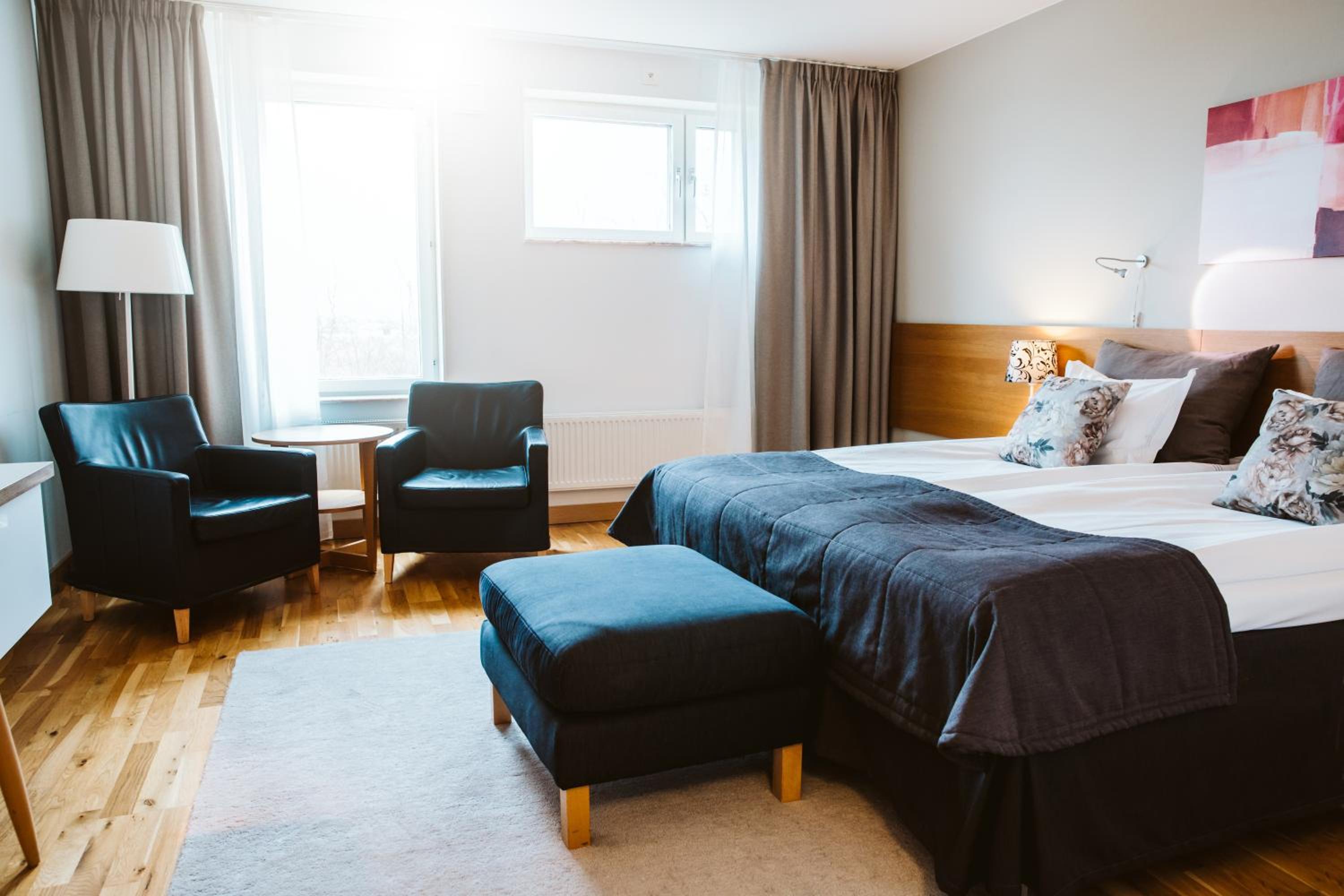 Business Twin Room - Photo 4