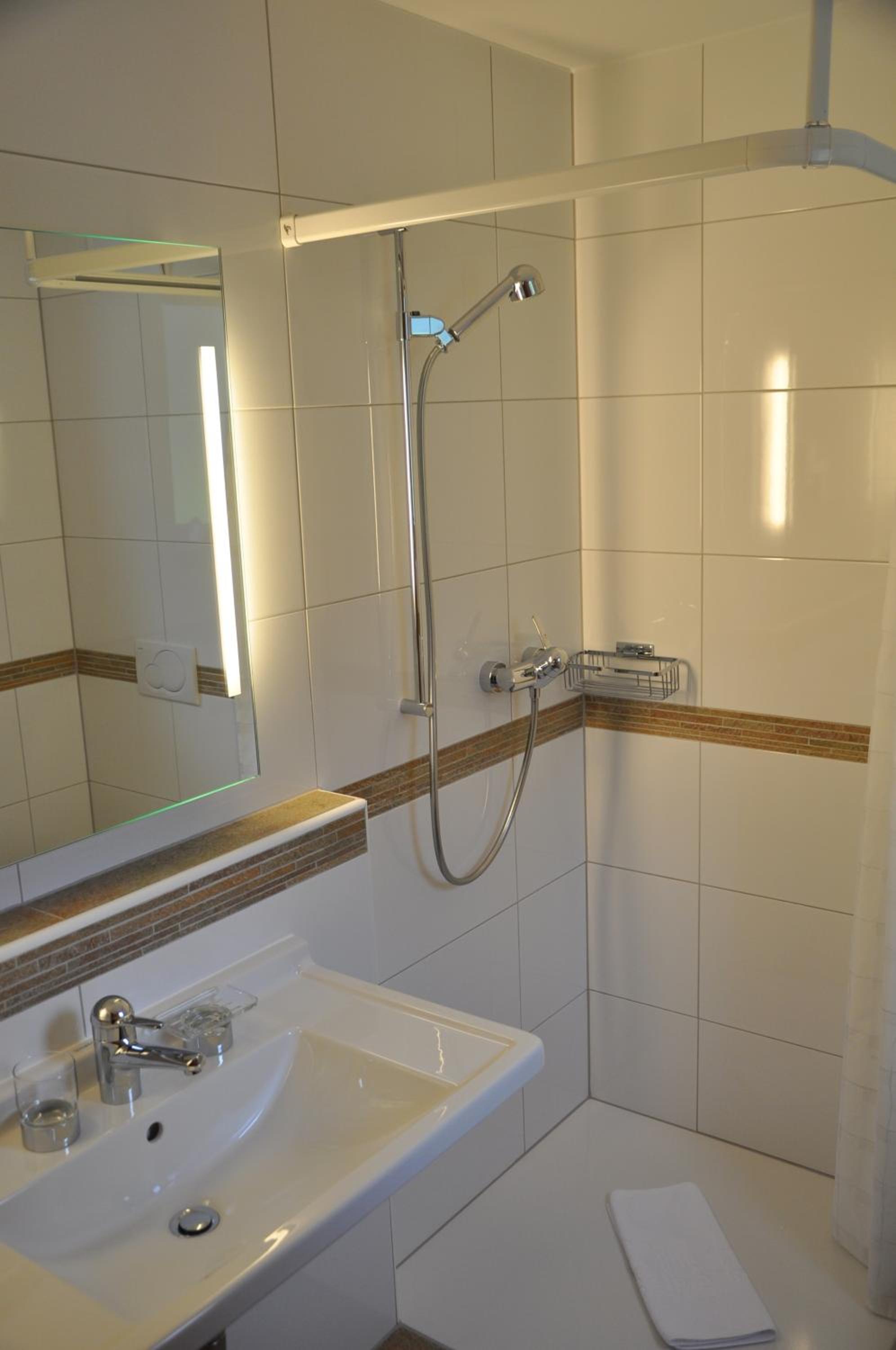 Double Room - Photo 5