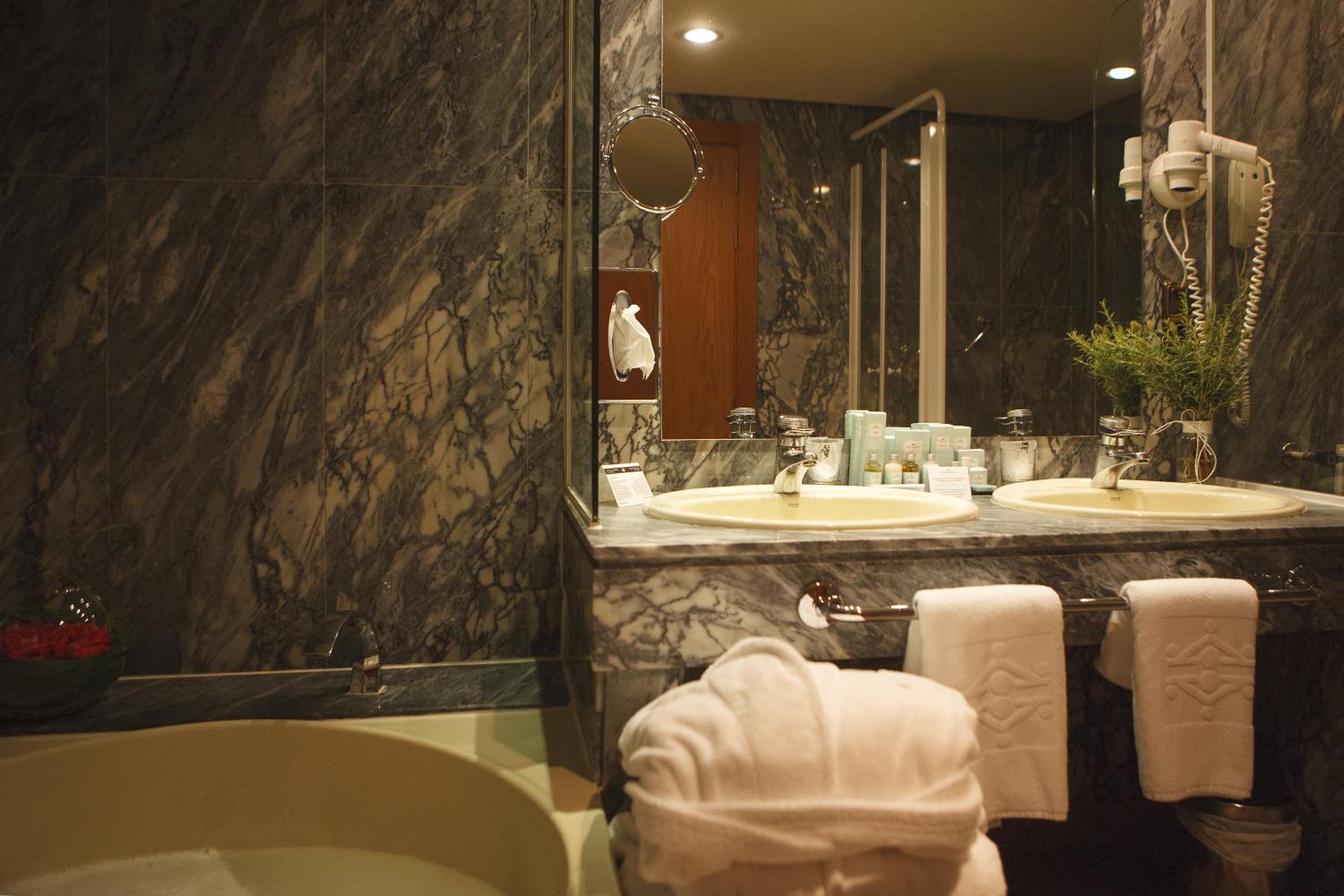 Junior Suite - Photo 8