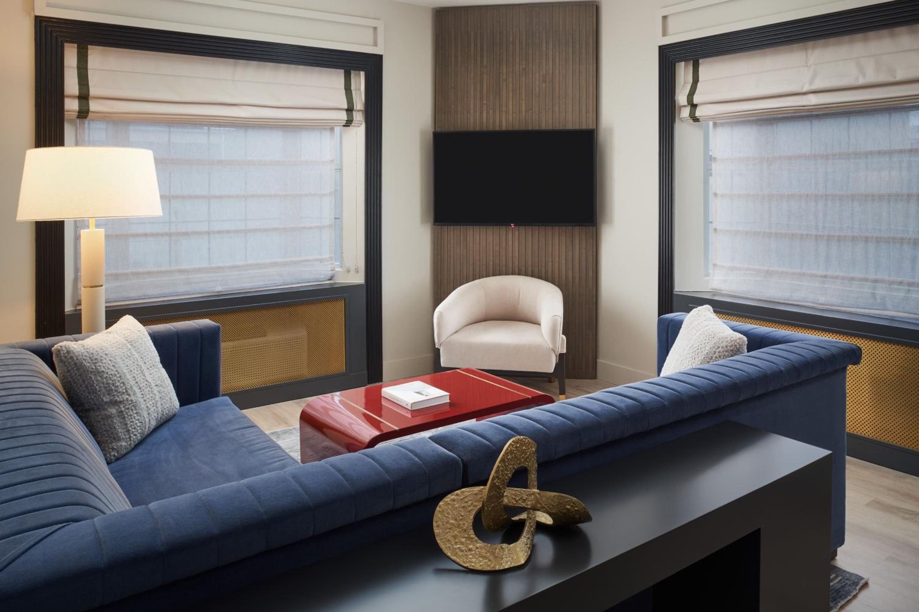 Vesper King Suite with Sofa Bed - Photo 9