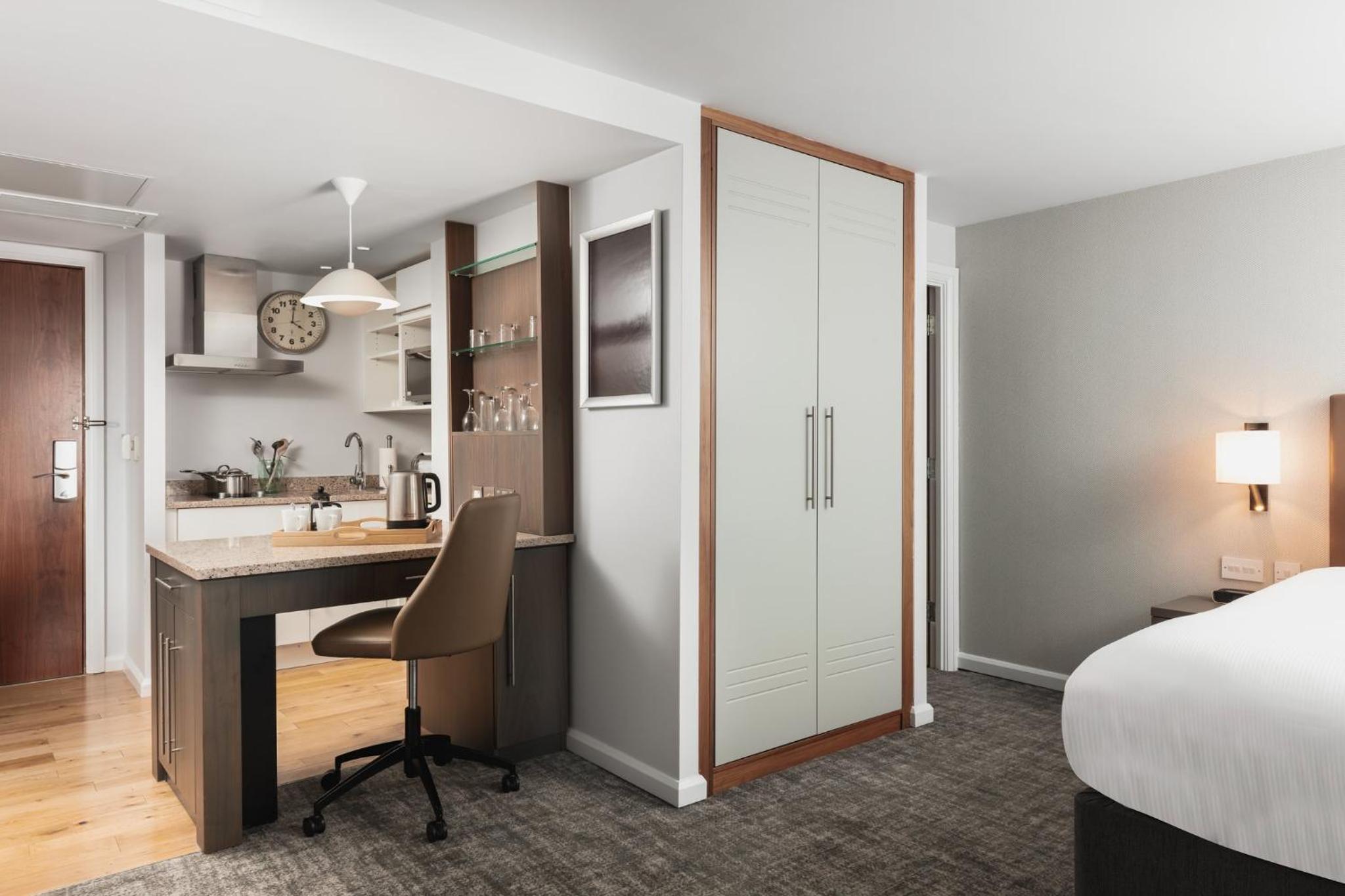 Studio Suite - Photo 4