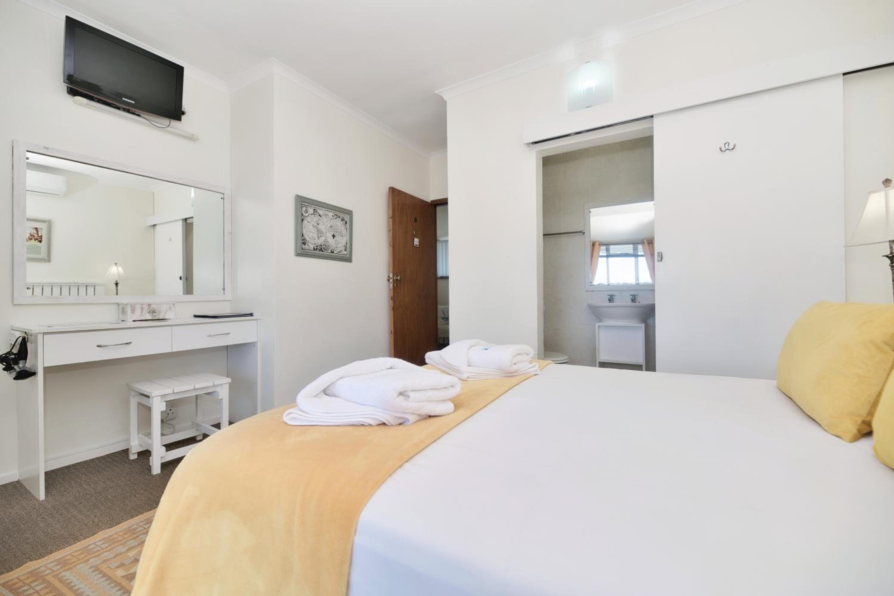 Double Room - Photo 7