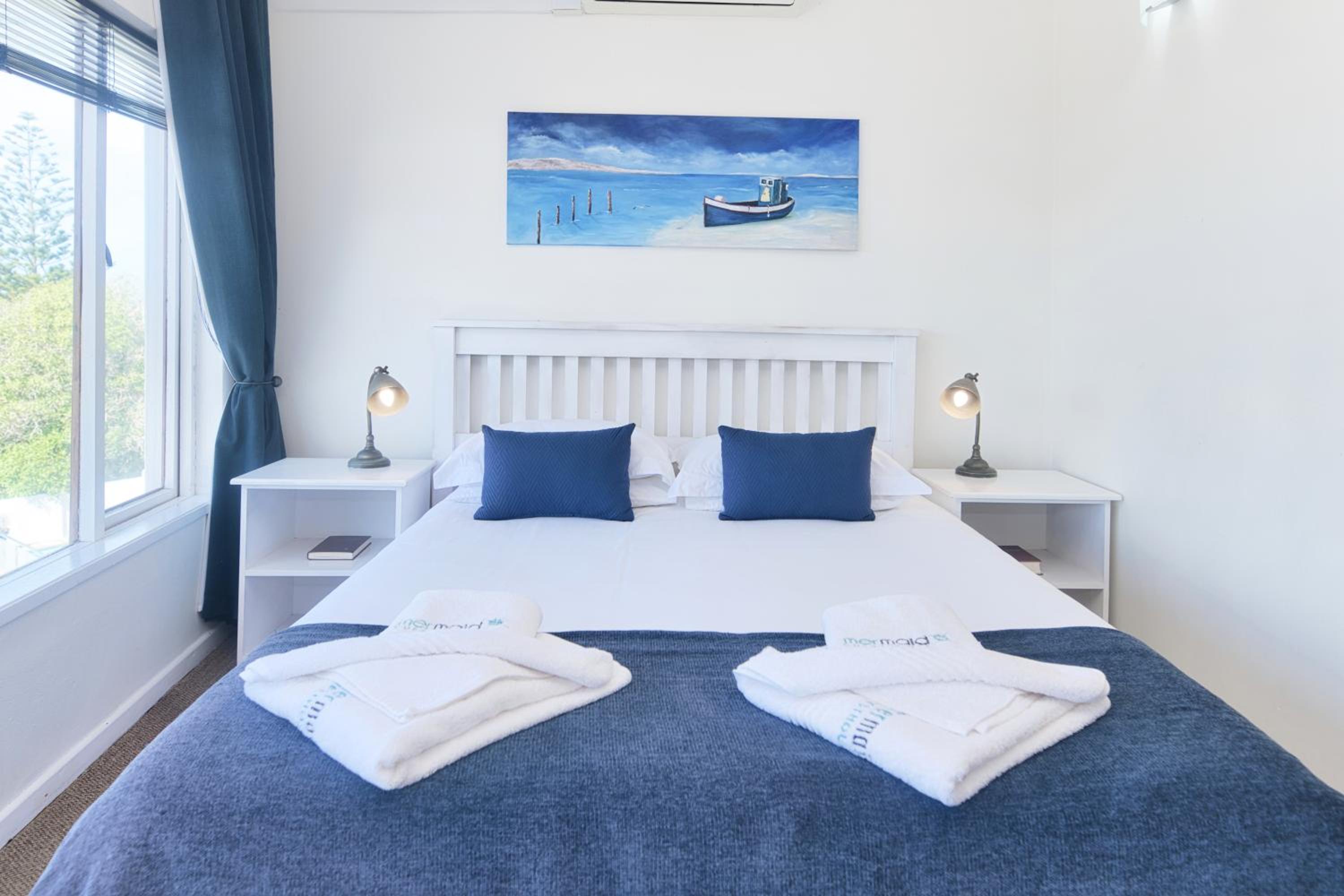 Standard Triple Room with Sea View - Photo 16