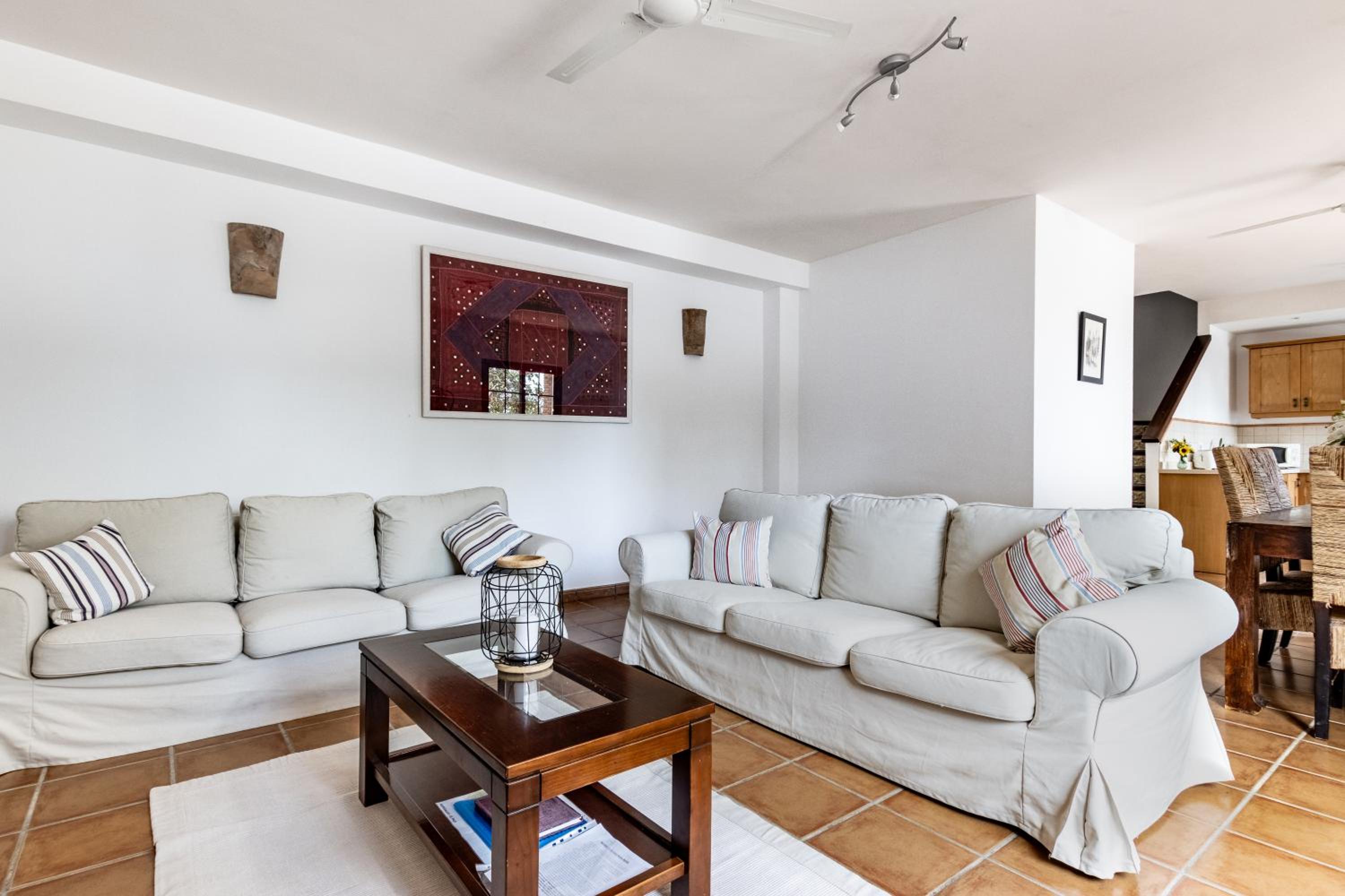 Apartamento de tres habitaciones con vista al mar