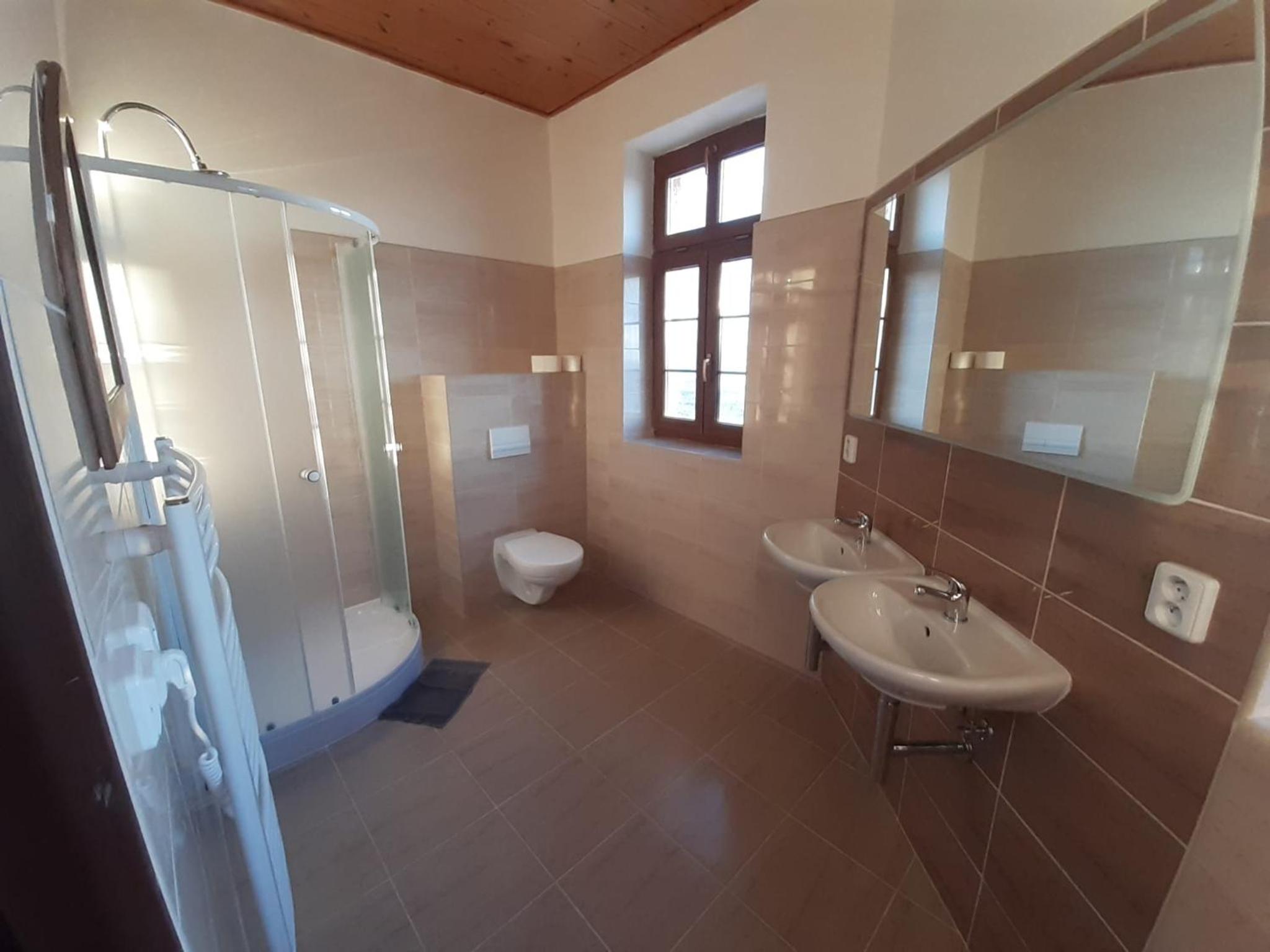 Family Room with Bathroom photo 2
