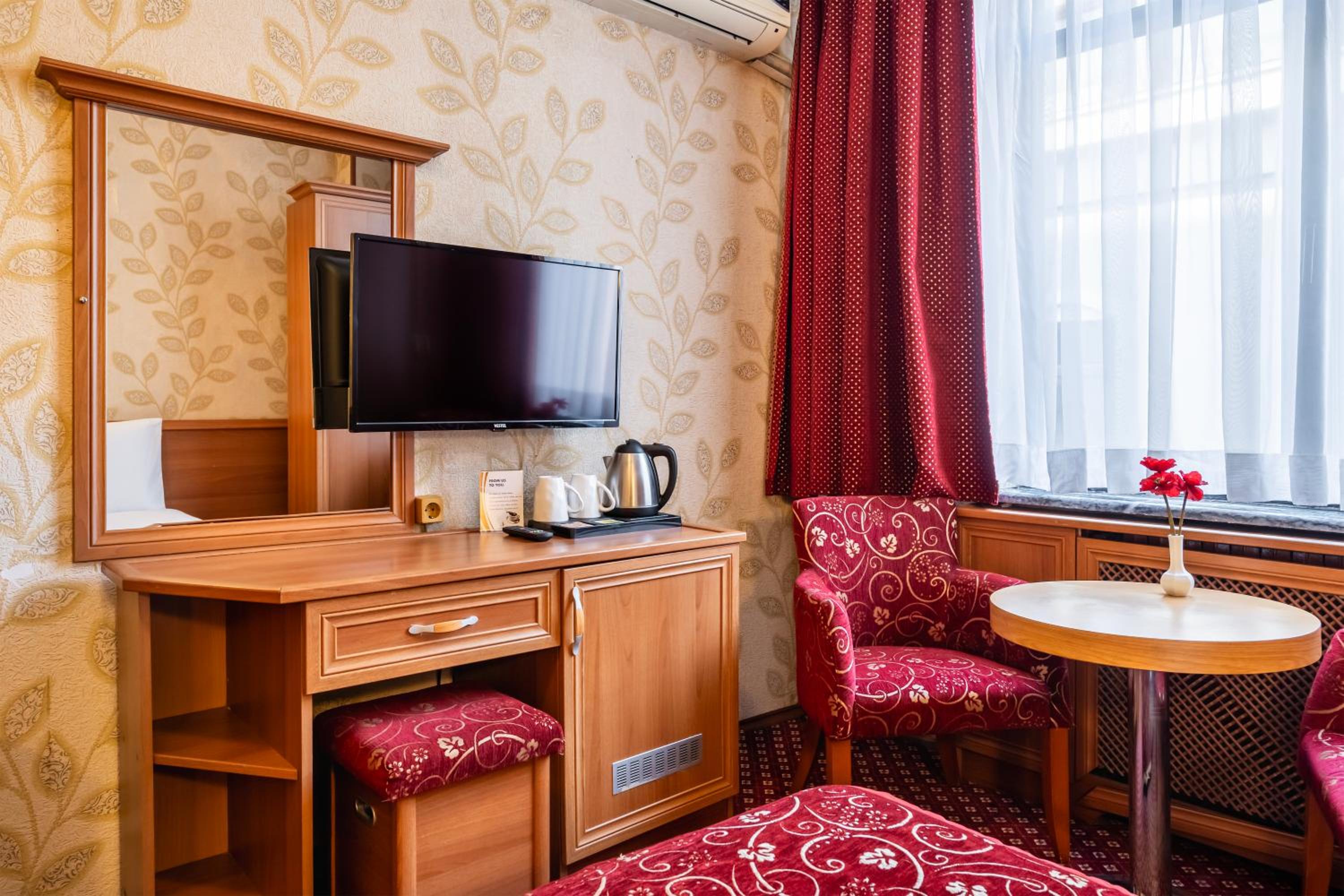 Standard Double or Twin Room photo 3
