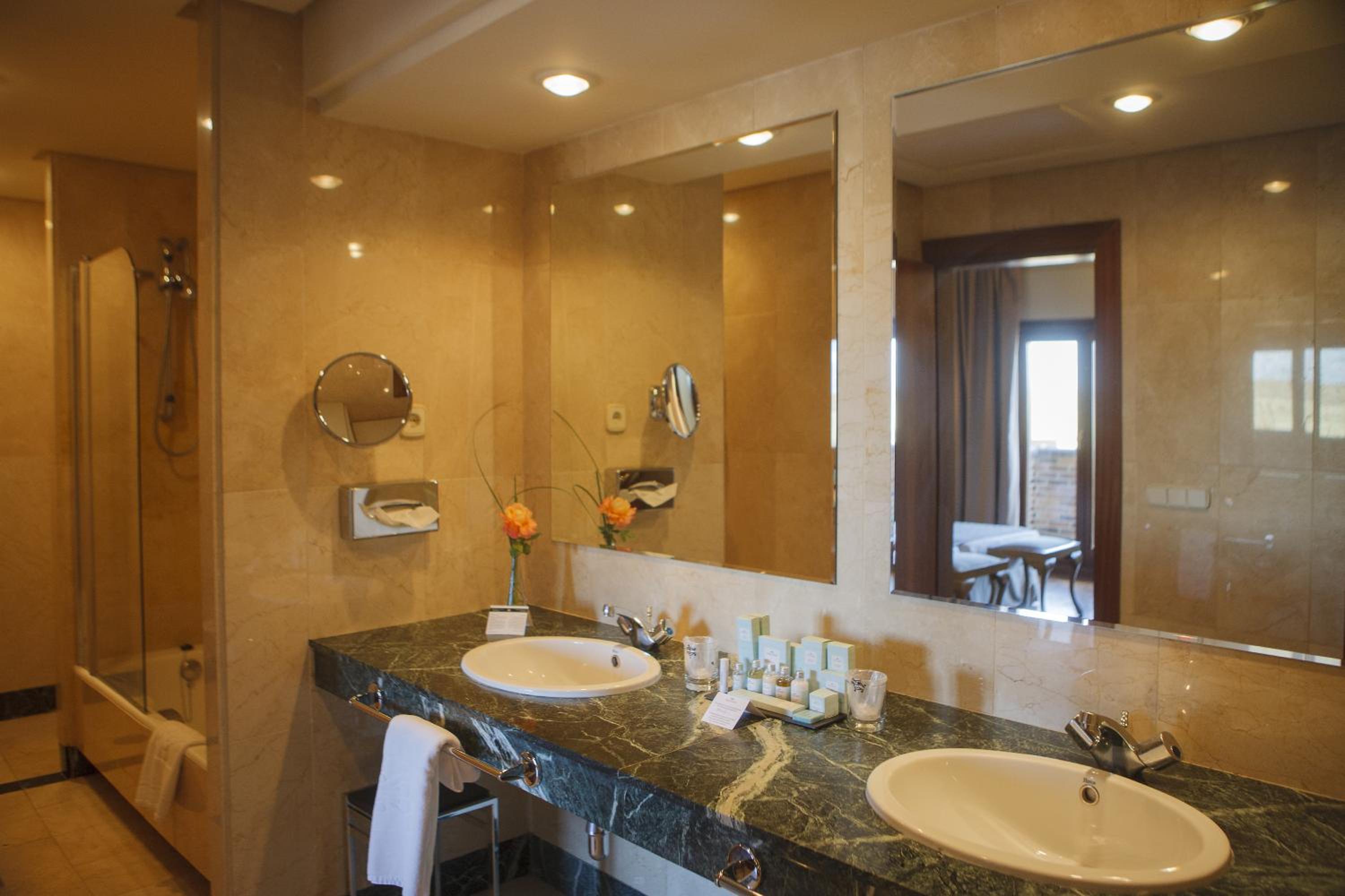 Junior Suite - Photo 16