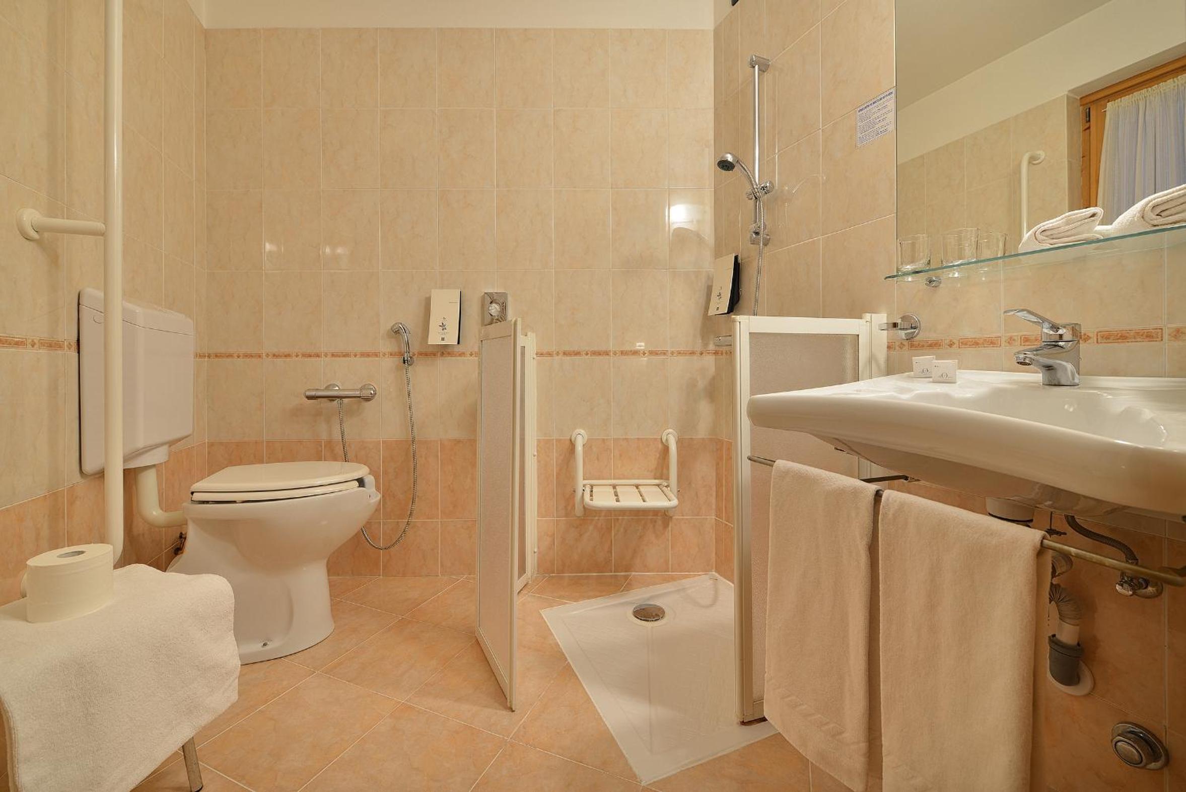 Double or Twin Room - Disability Access - Photo 2