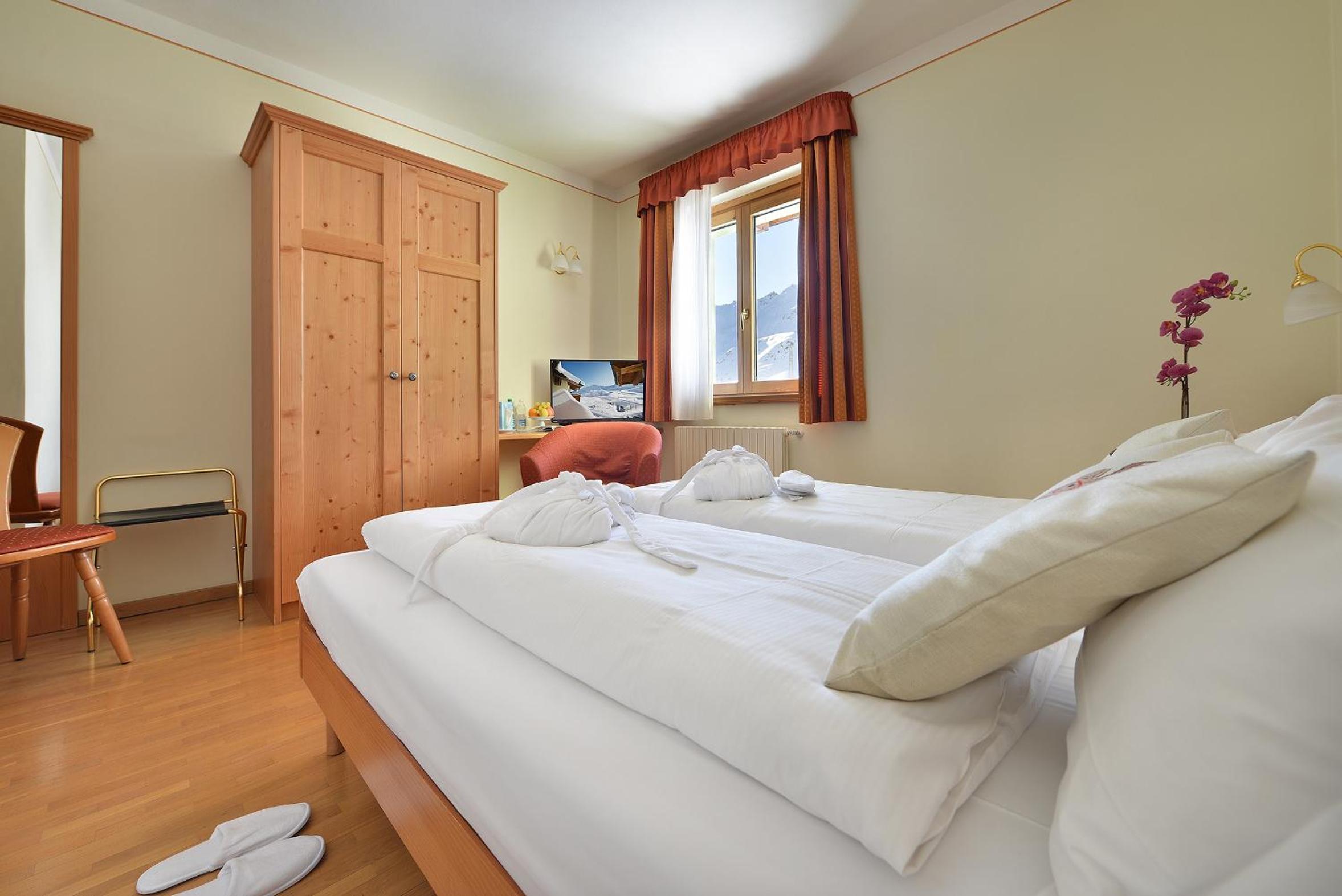 Double or Twin Room - Disability Access - Photo 1