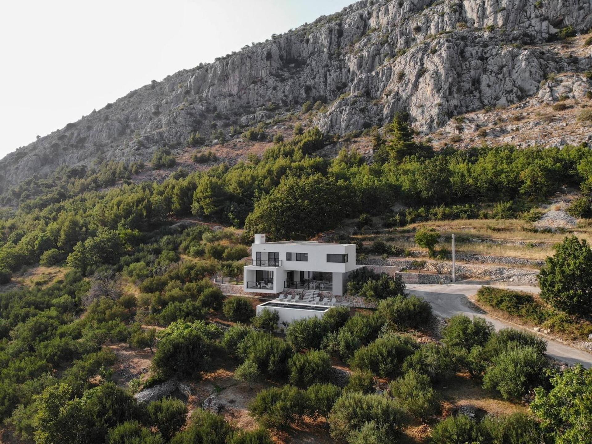 Villa with Private Pool photo 3