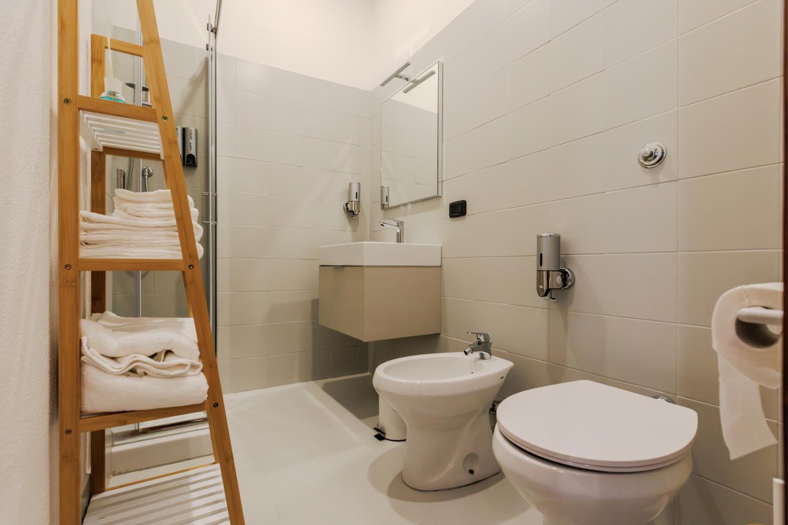 Standard Double Room - Photo 3