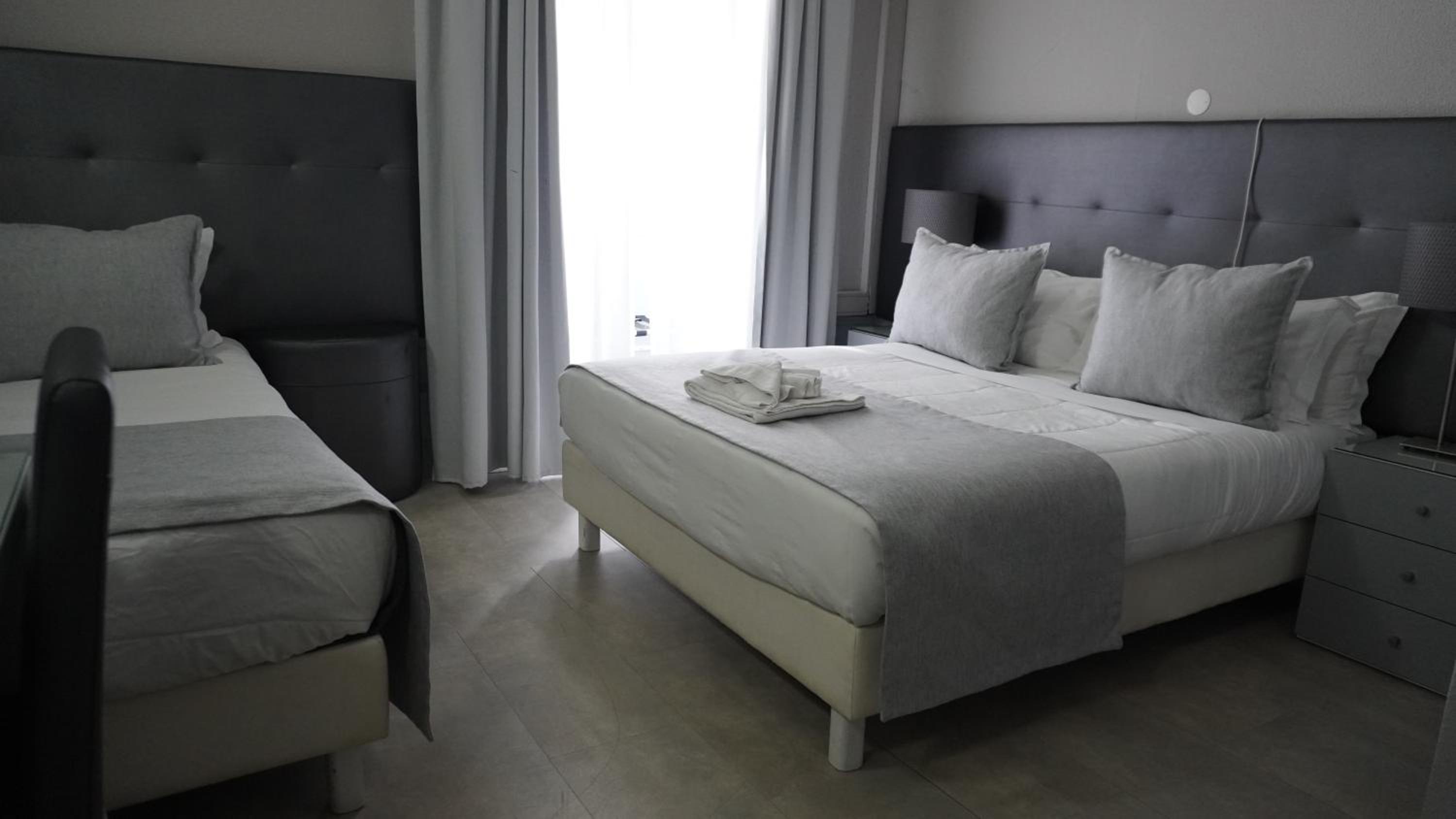 Double Room with Extra Bed photo 2