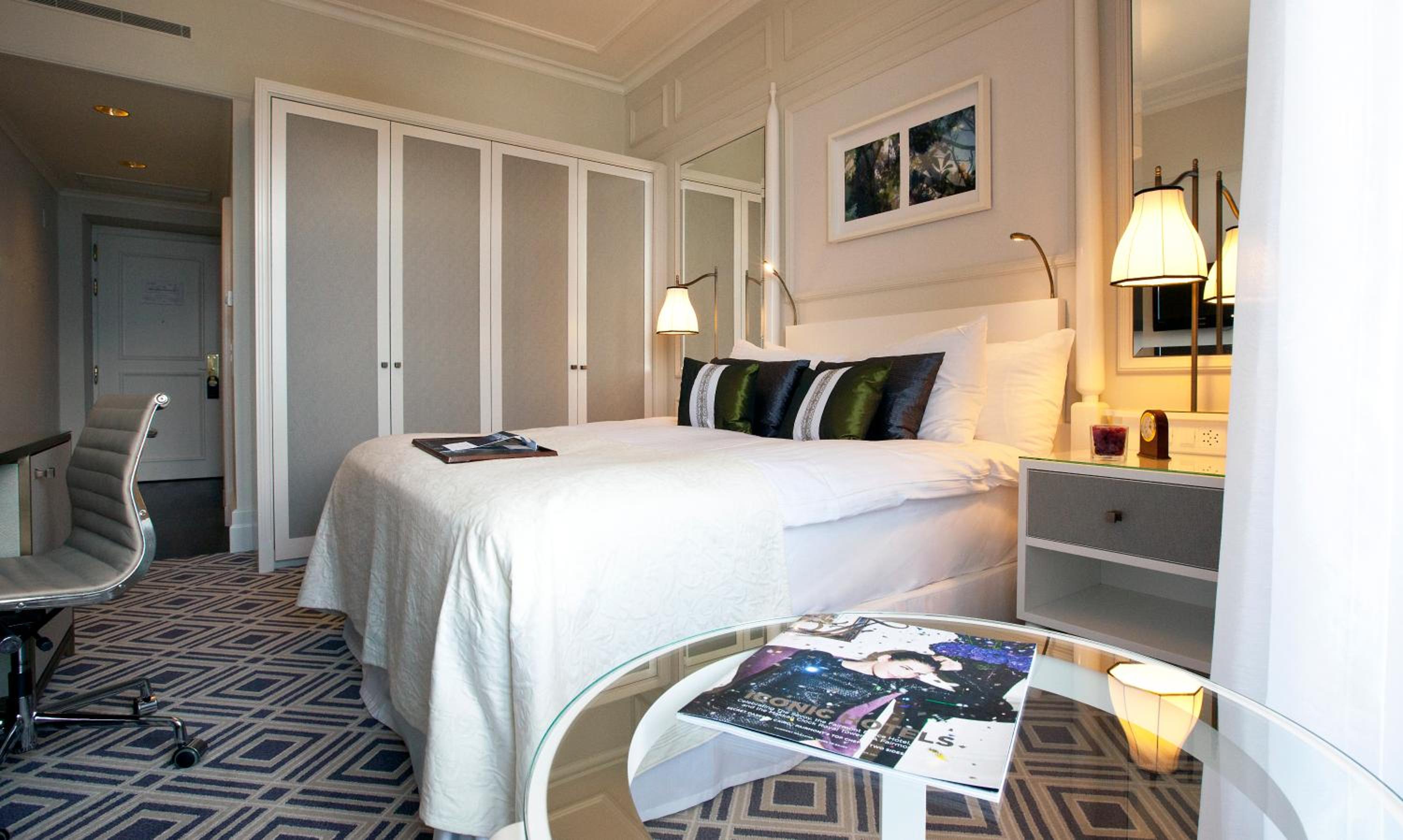 Fairmont City View One Queen - Photo 4
