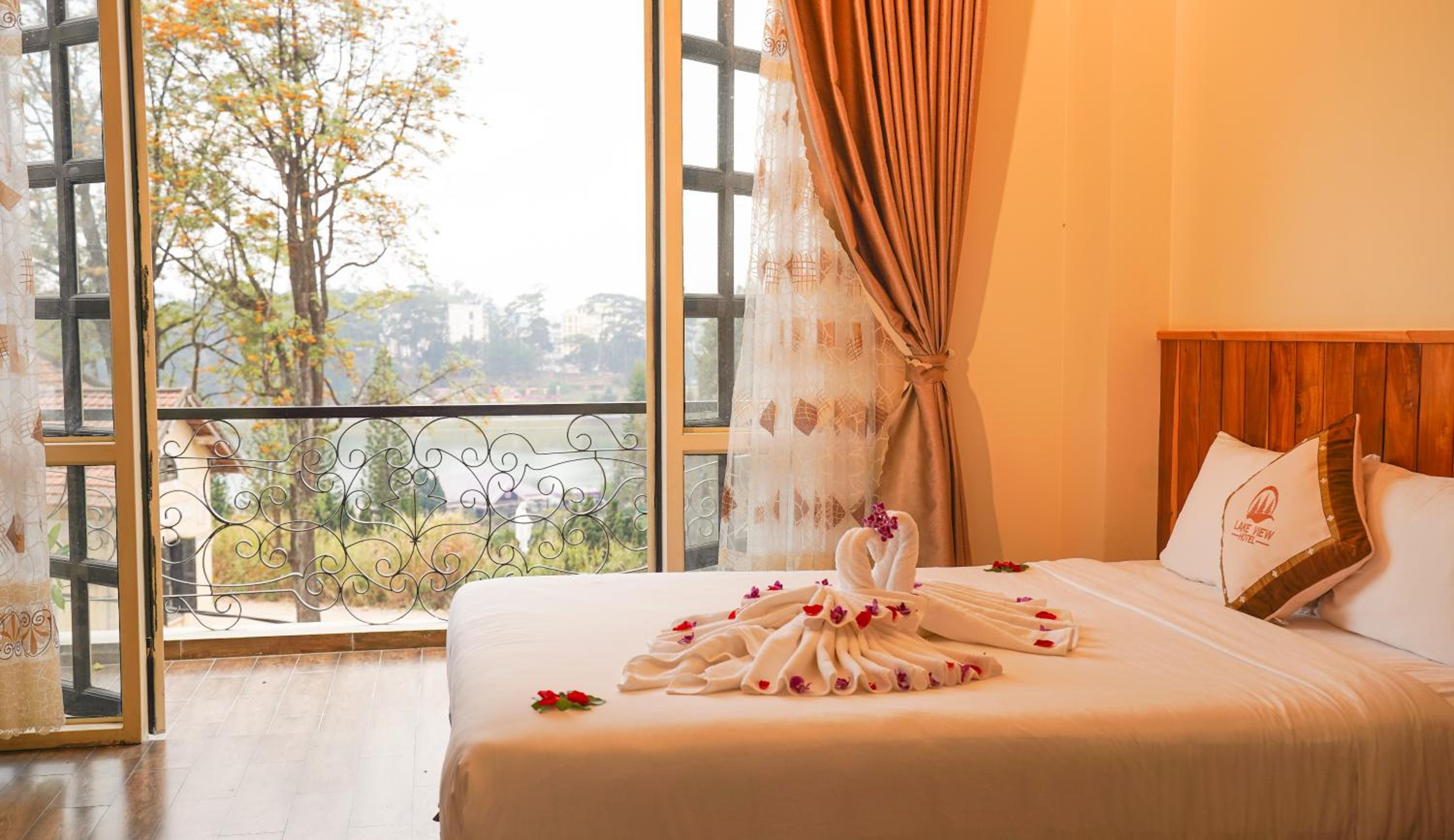 King Room With Balcony