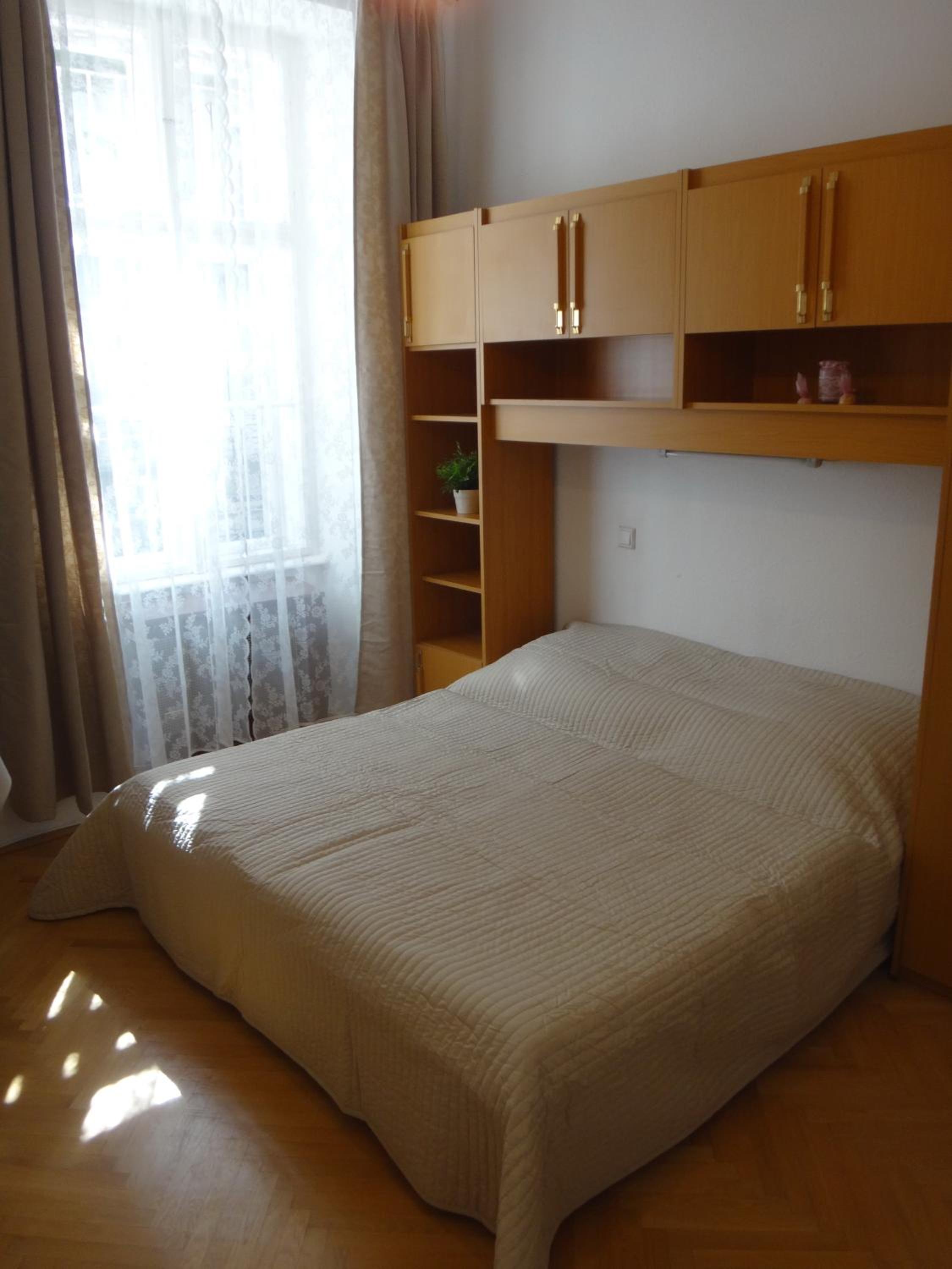 Studio Apartment - Photo 4
