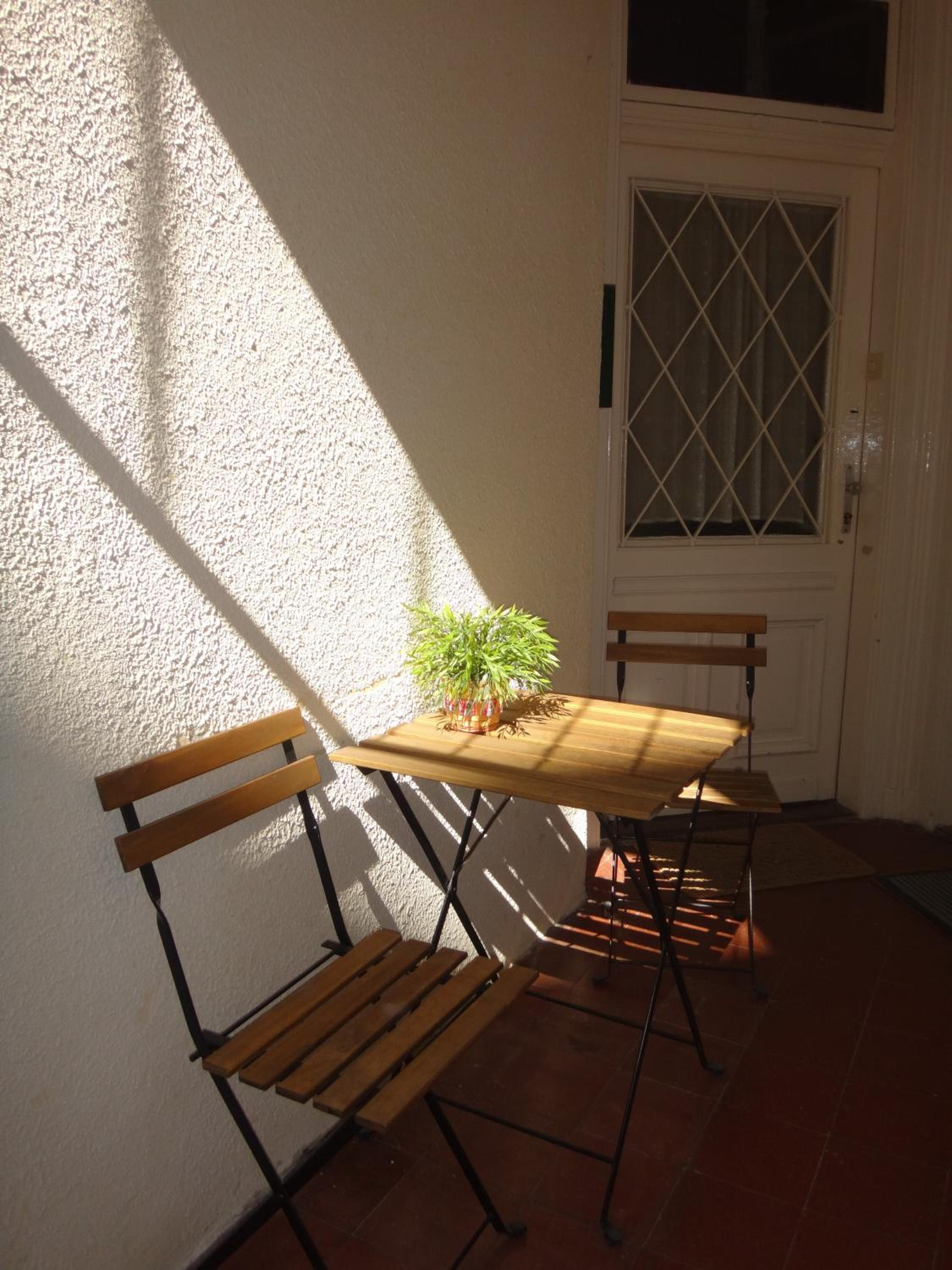Studio Apartment - Photo 5