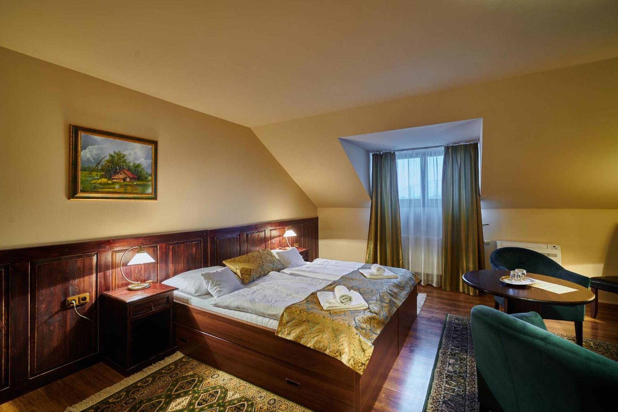 Standard Double Room - Photo 10