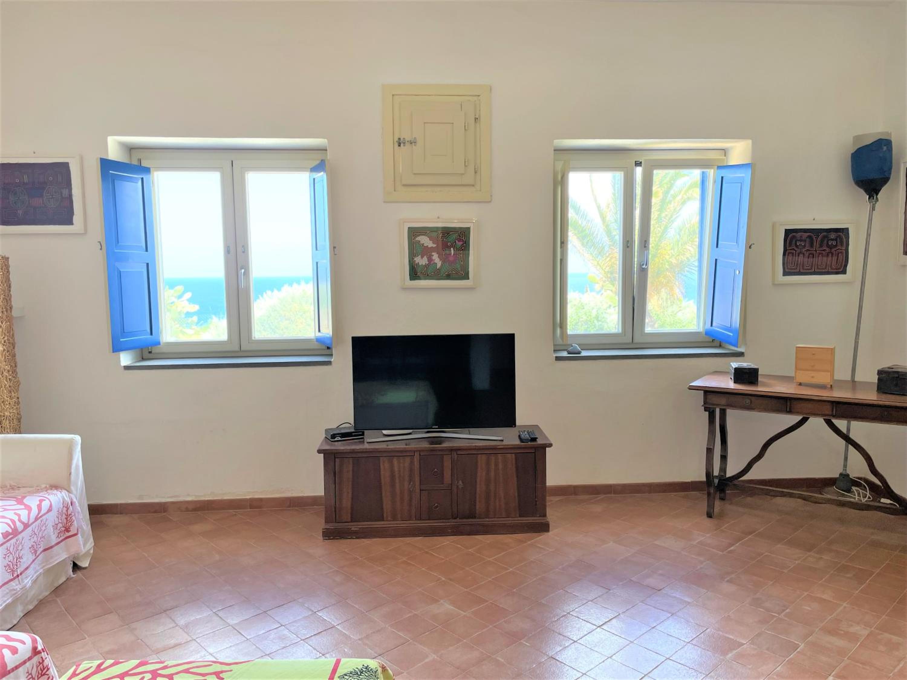 One-Bedroom House photo 3