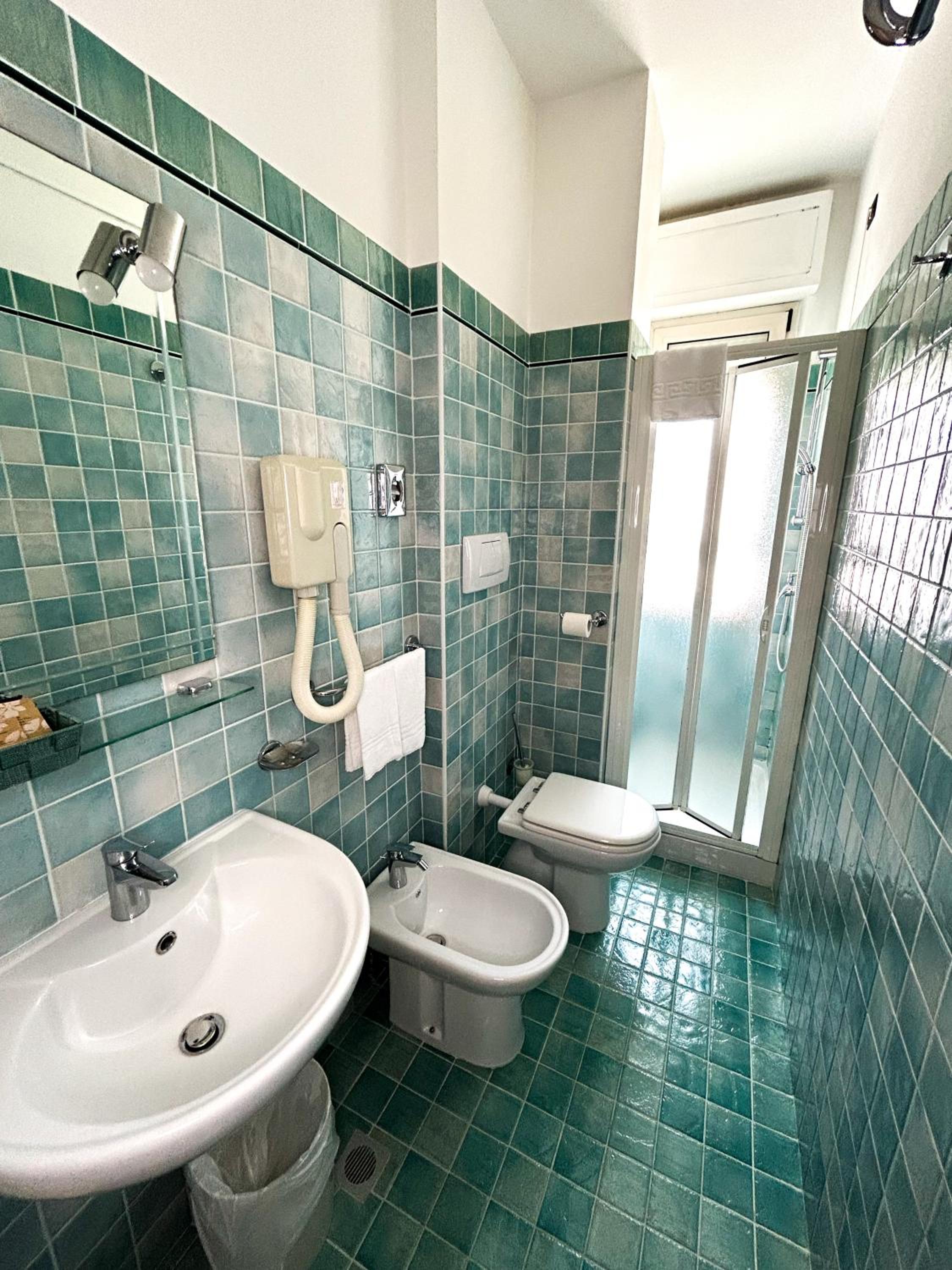 Double or Twin Room - Photo 3