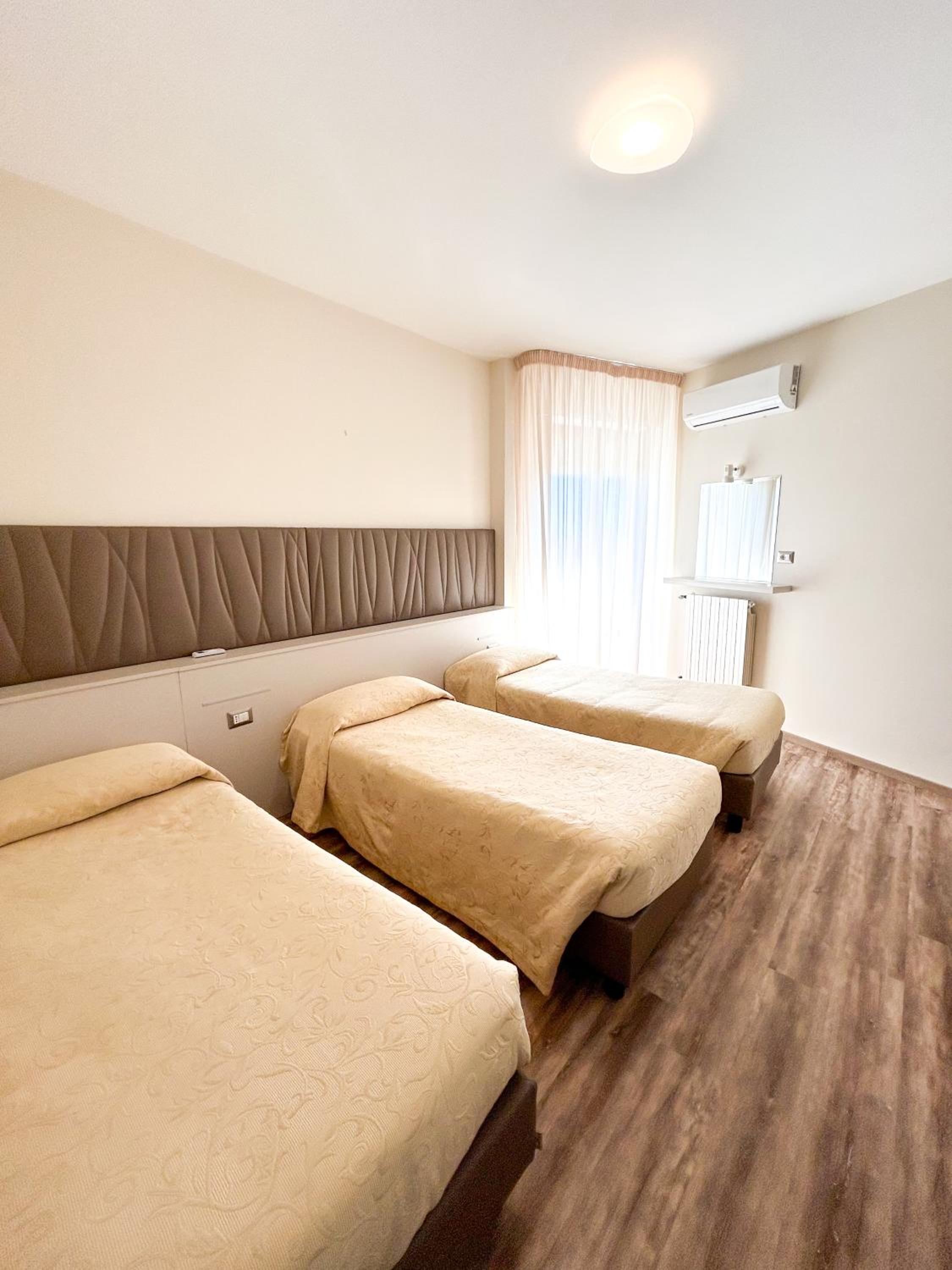 Triple Room - Photo 1