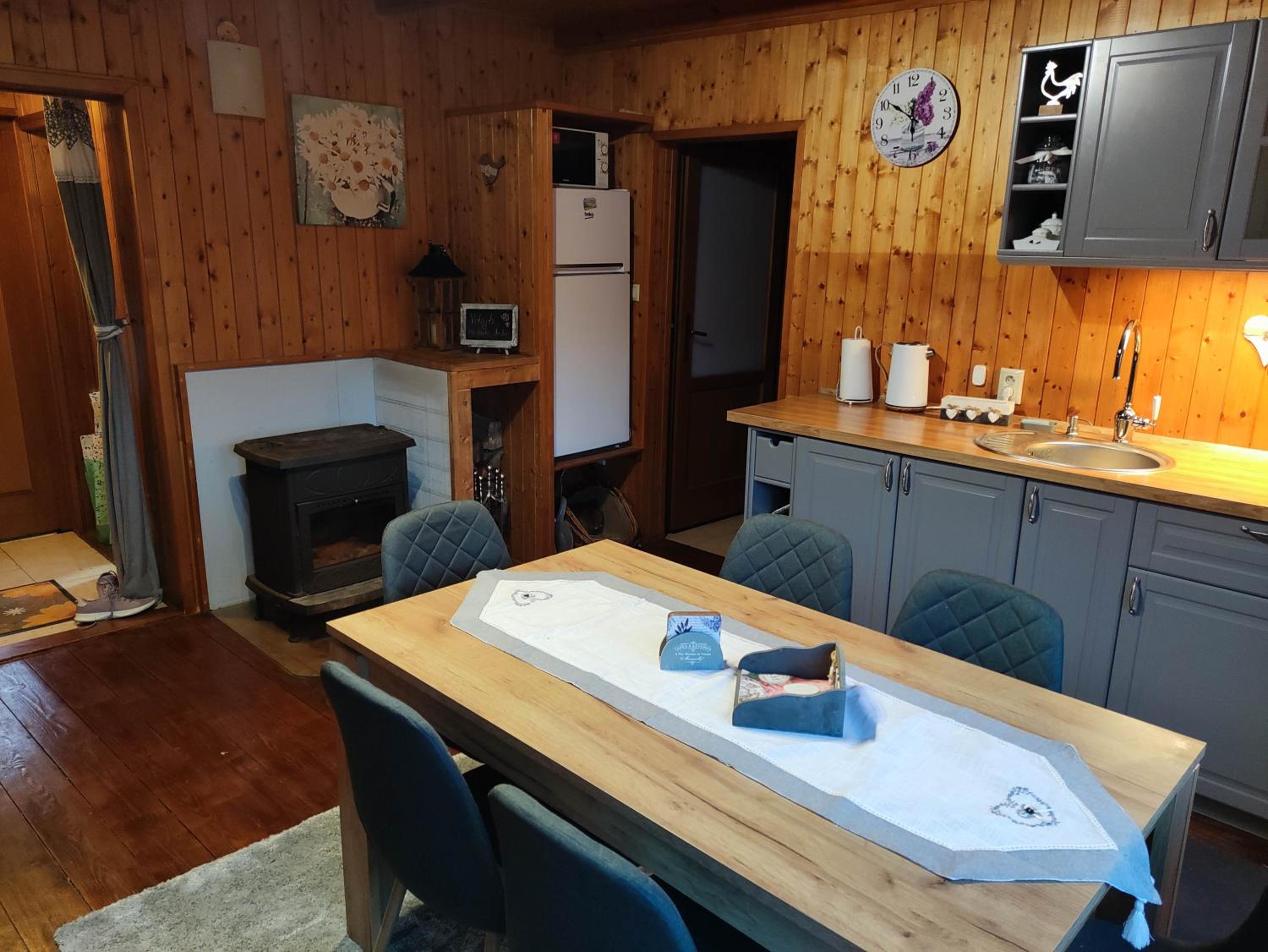 Two-Bedroom Apartment - Photo 17