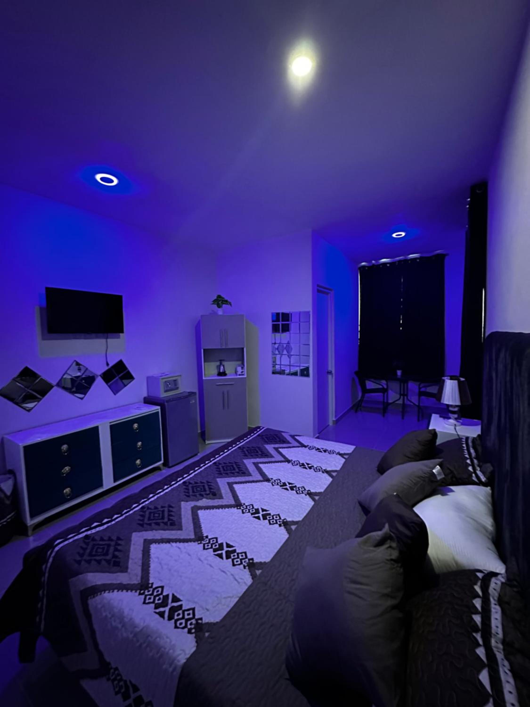 Deluxe King Suite photo 1