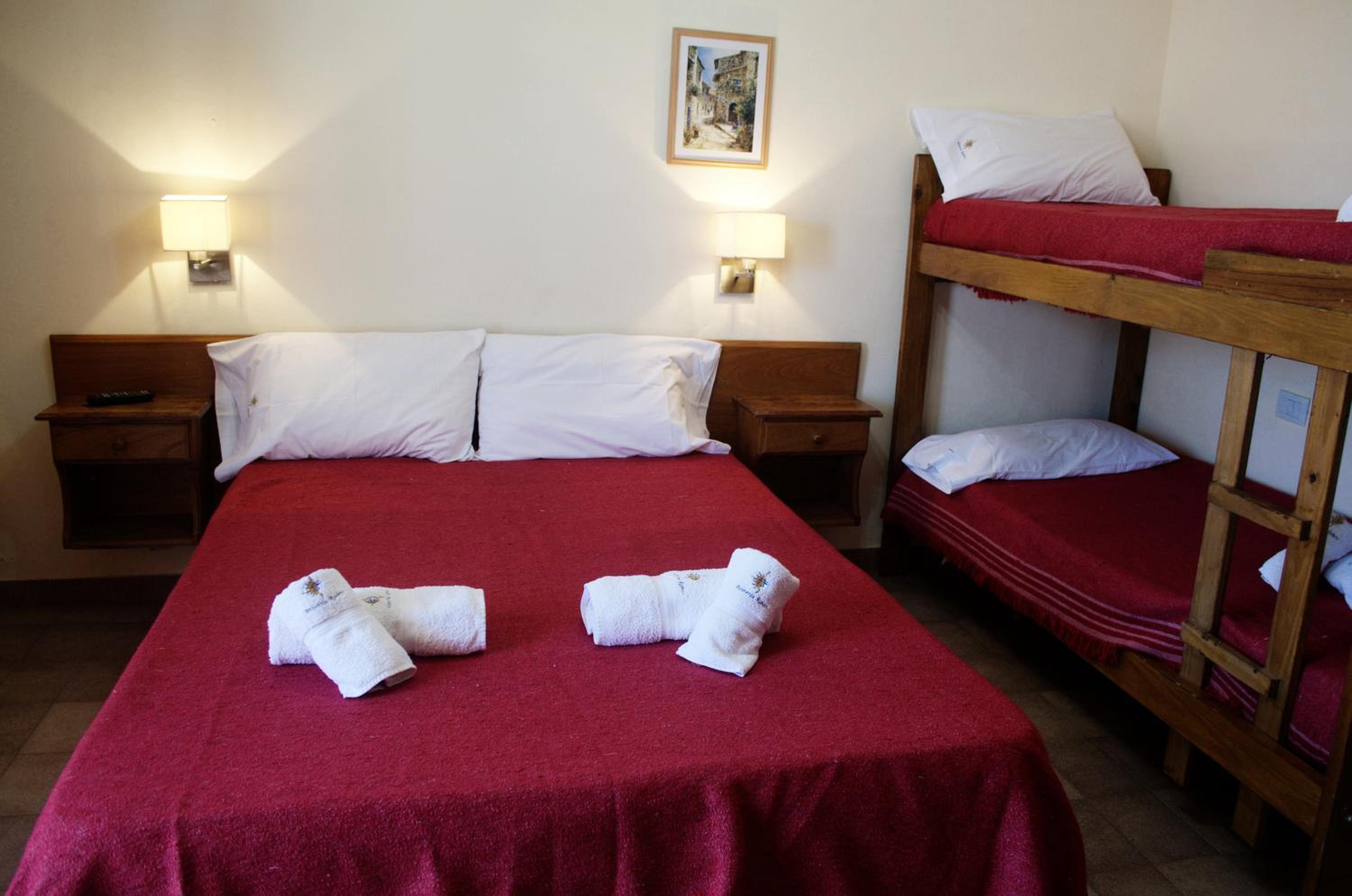 Quadruple Room With Private Bathroom photo 1