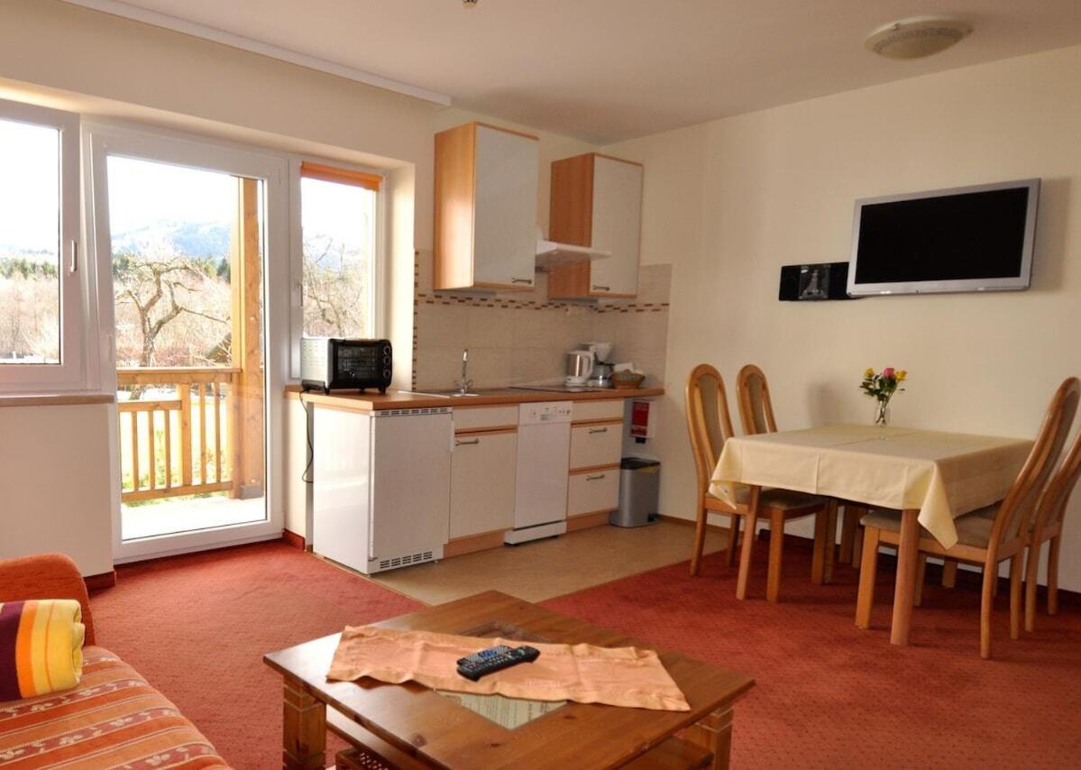 Two-Bedroom Apartment with Mountain View photo 2