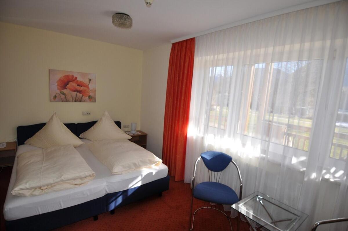 Two-Bedroom Apartment with Mountain View photo 3