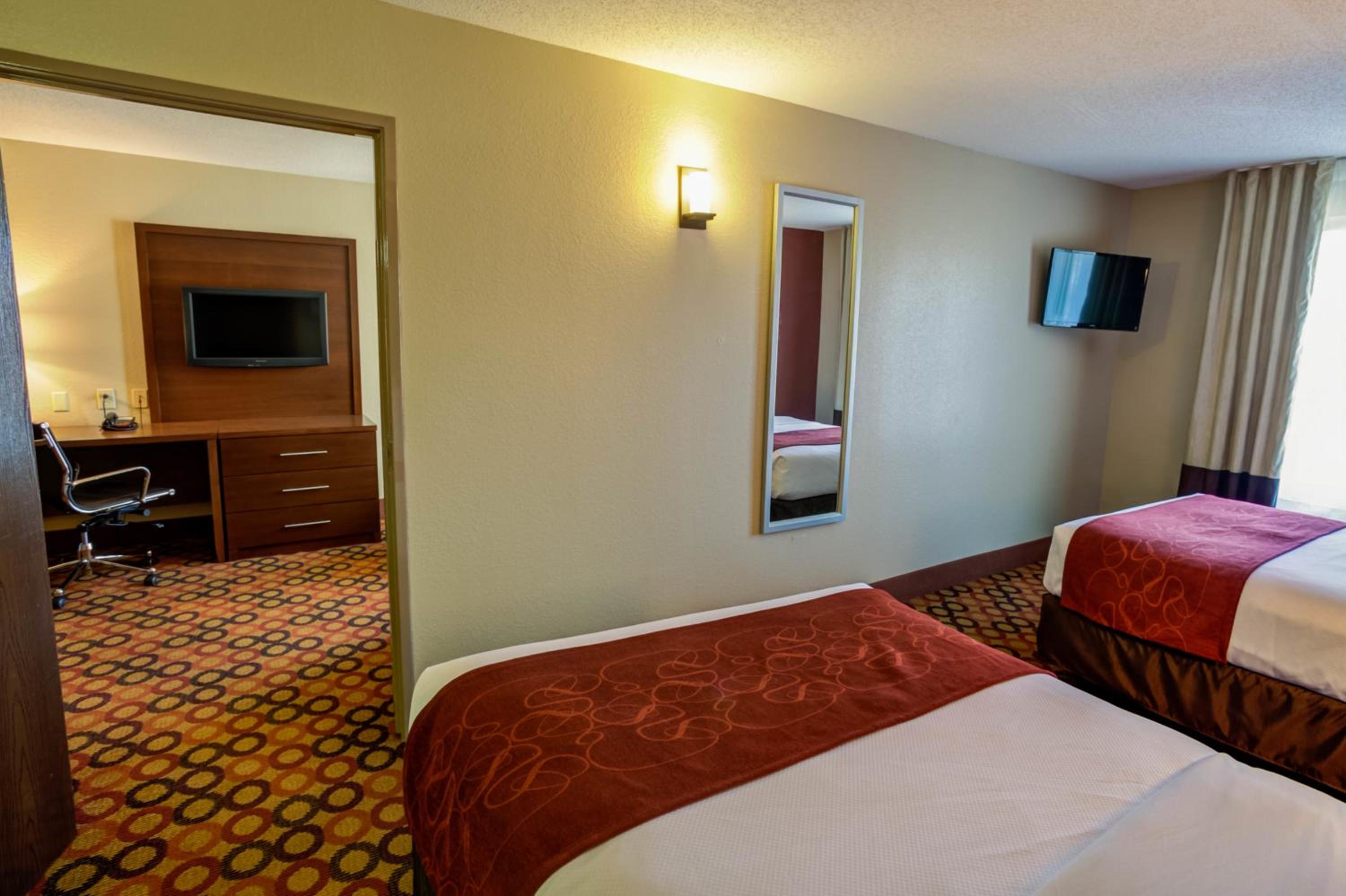 Double Suite With Two Double Beds - Accessible/Non-Smoking
